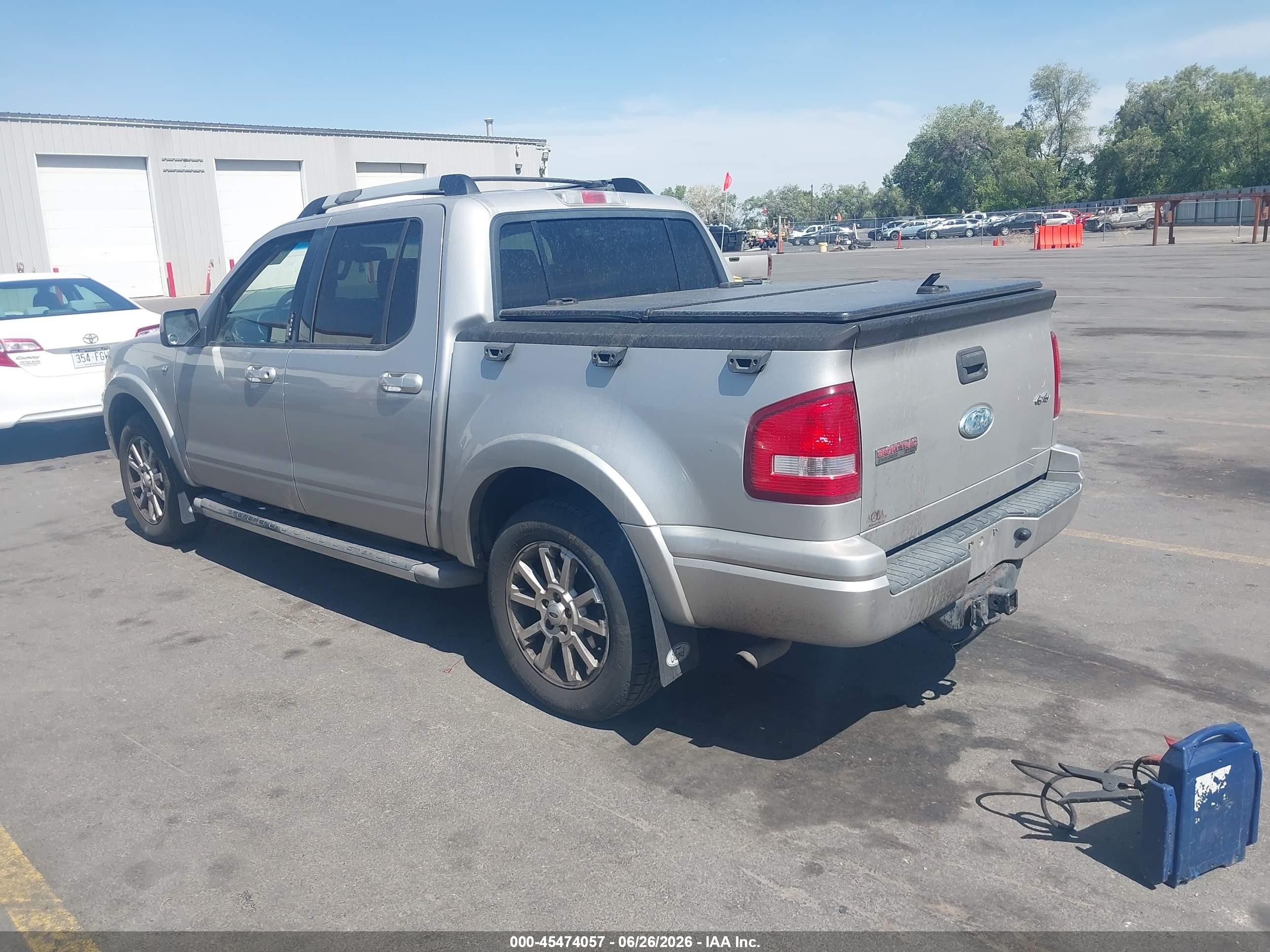 2007 Ford Explorer Sport Trac Limited Silver vin: 1FMEU53897UA77327