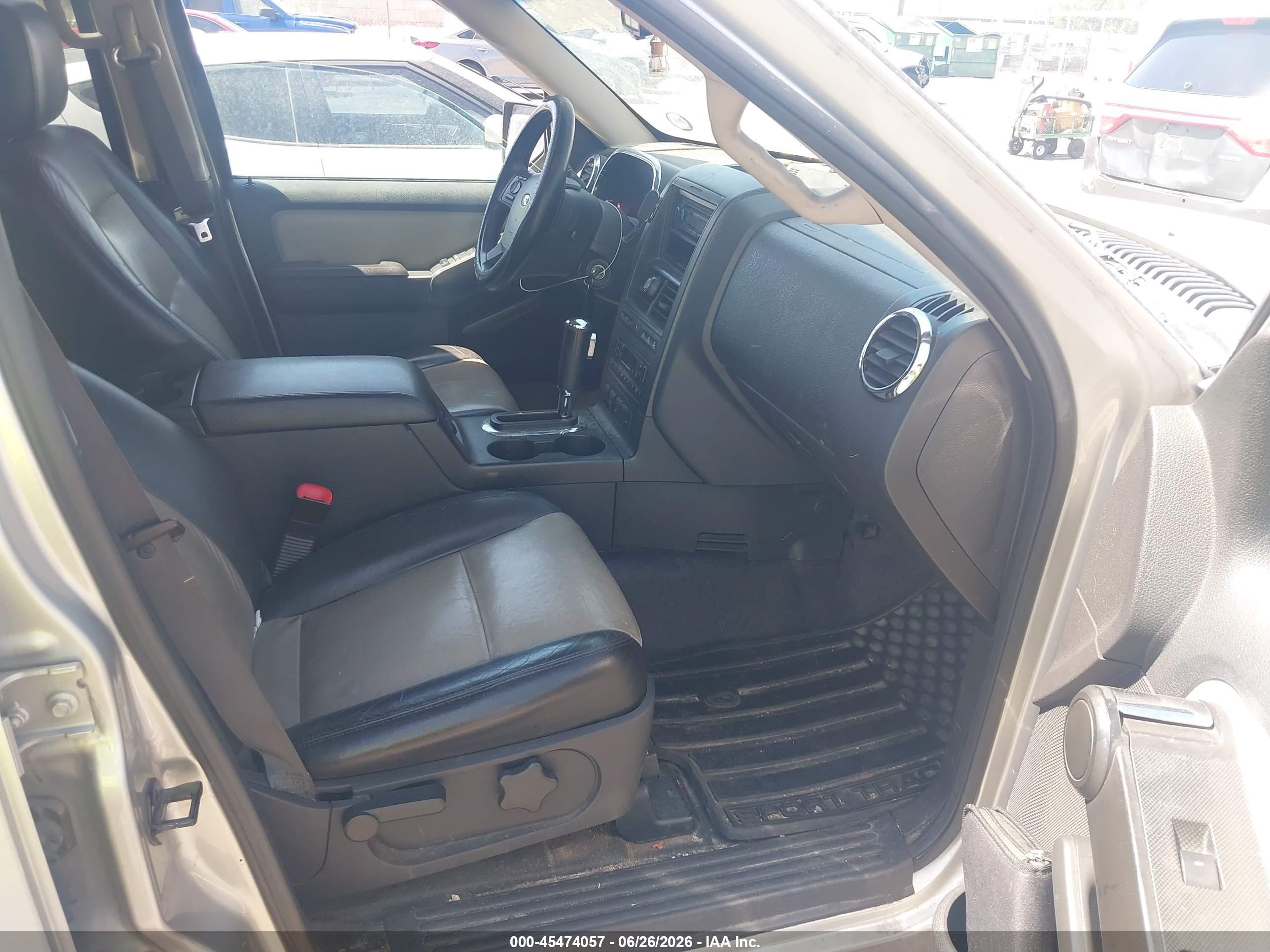 2007 Ford Explorer Sport Trac Limited Silver vin: 1FMEU53897UA77327