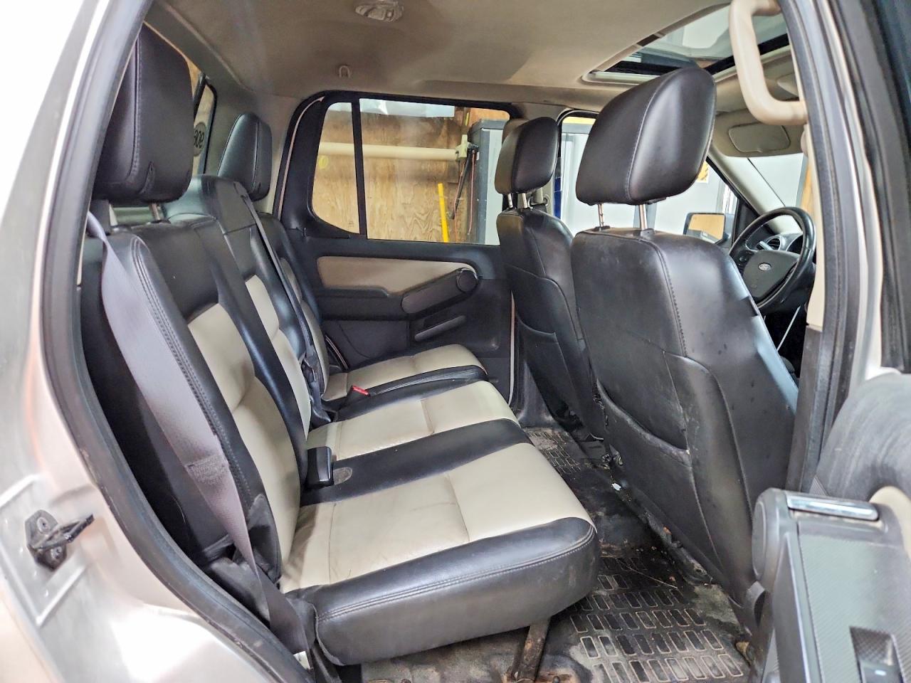 2007 Ford Explorer Sport Trac Limited Silver vin: 1FMEU53897UB24114