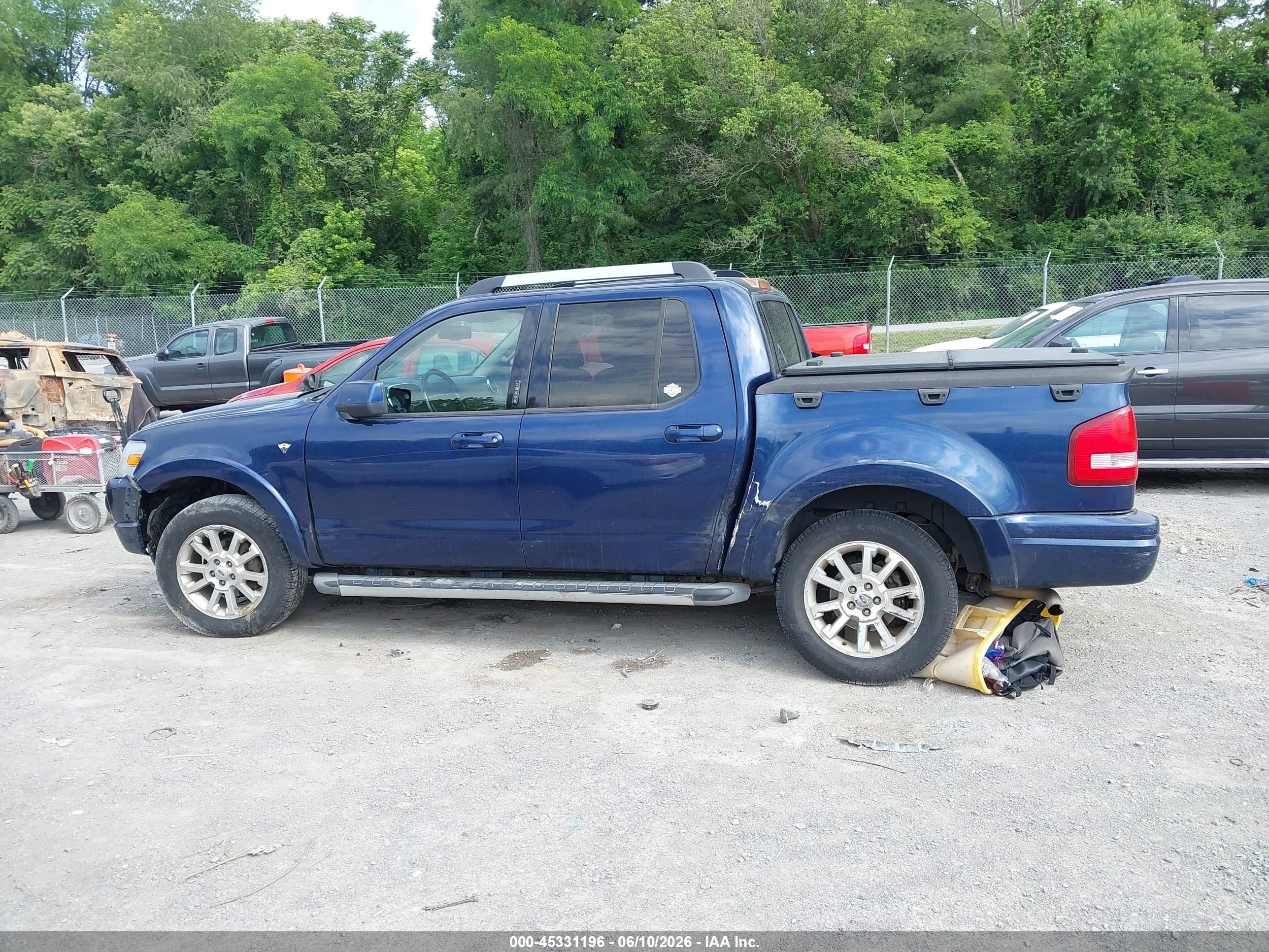 2007 Ford Explorer Sport Trac Limited Blue vin: 1FMEU53897UB83597