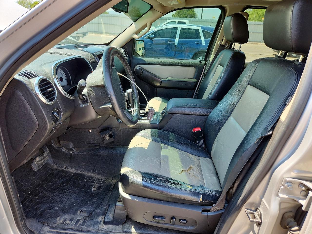 2008 Ford Explorer Sport Trac Limited Silver vin: 1FMEU538X8UA25626