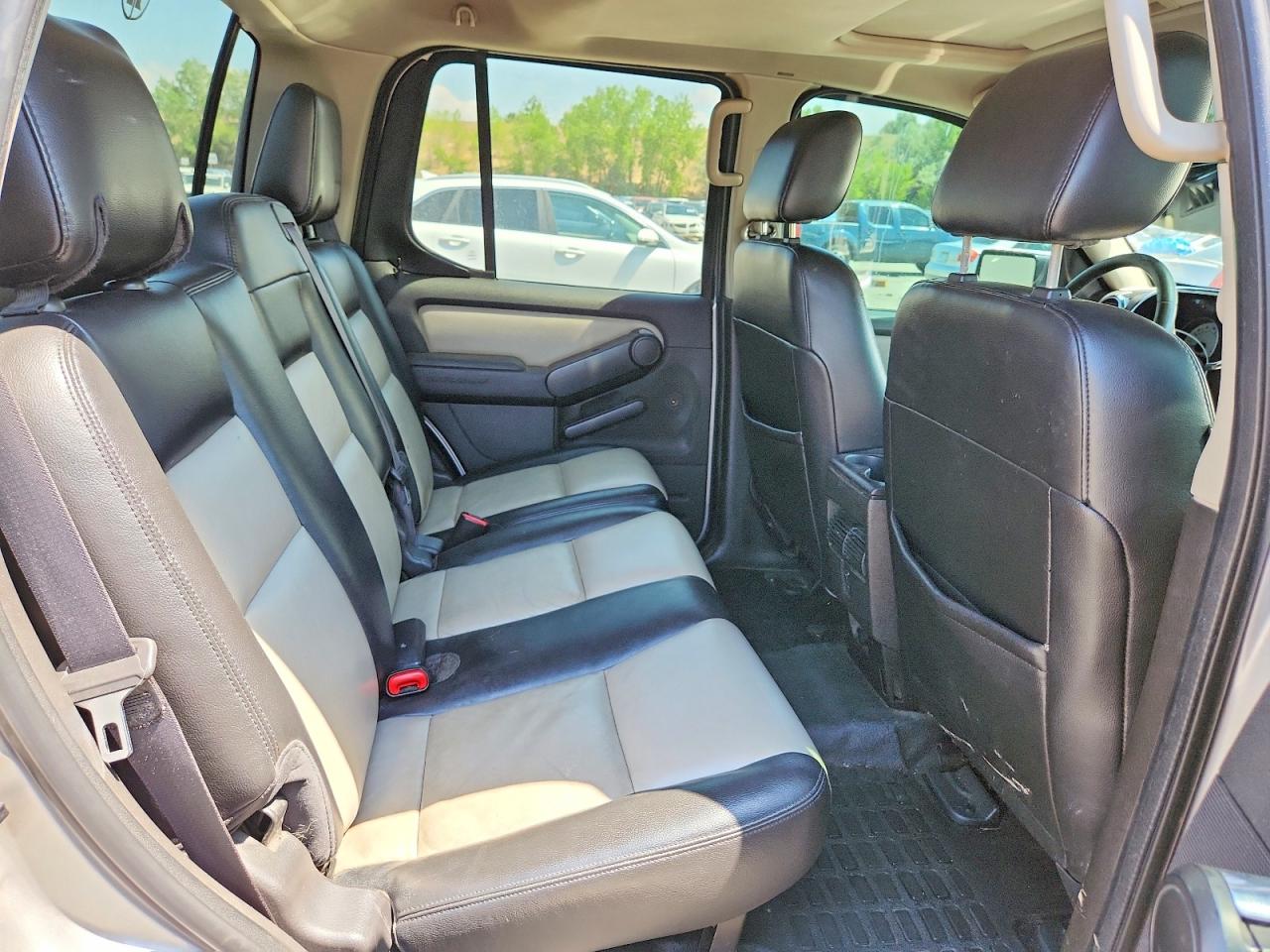 2008 Ford Explorer Sport Trac Limited Silver vin: 1FMEU538X8UA25626