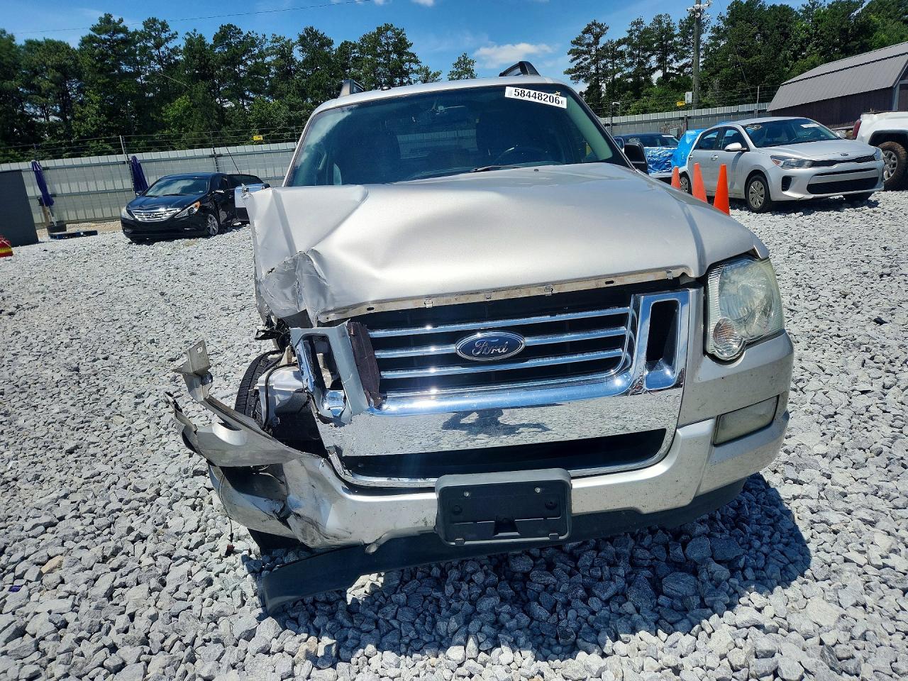 2008 Ford Explorer Sport Trac Limited Silver vin: 1FMEU53E38UA37350