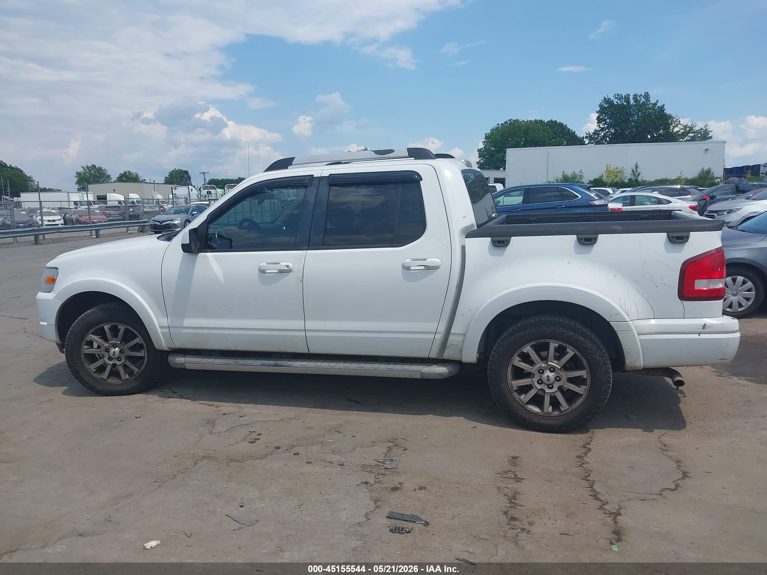 2007 Ford Explorer Sport Trac Limited White vin: 1FMEU53K87UA27465