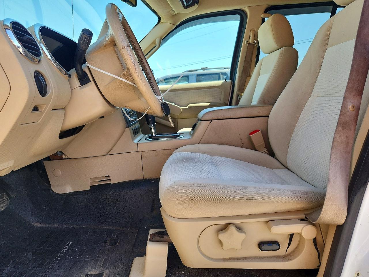 2007 Ford Explorer Sport Trac Limited White vin: 1FMEU53KX7UA11154