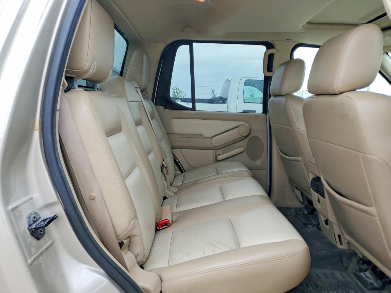 2007 Ford Explorer Sport Trac Limited Tan vin: 1FMEU53KX7UA30478