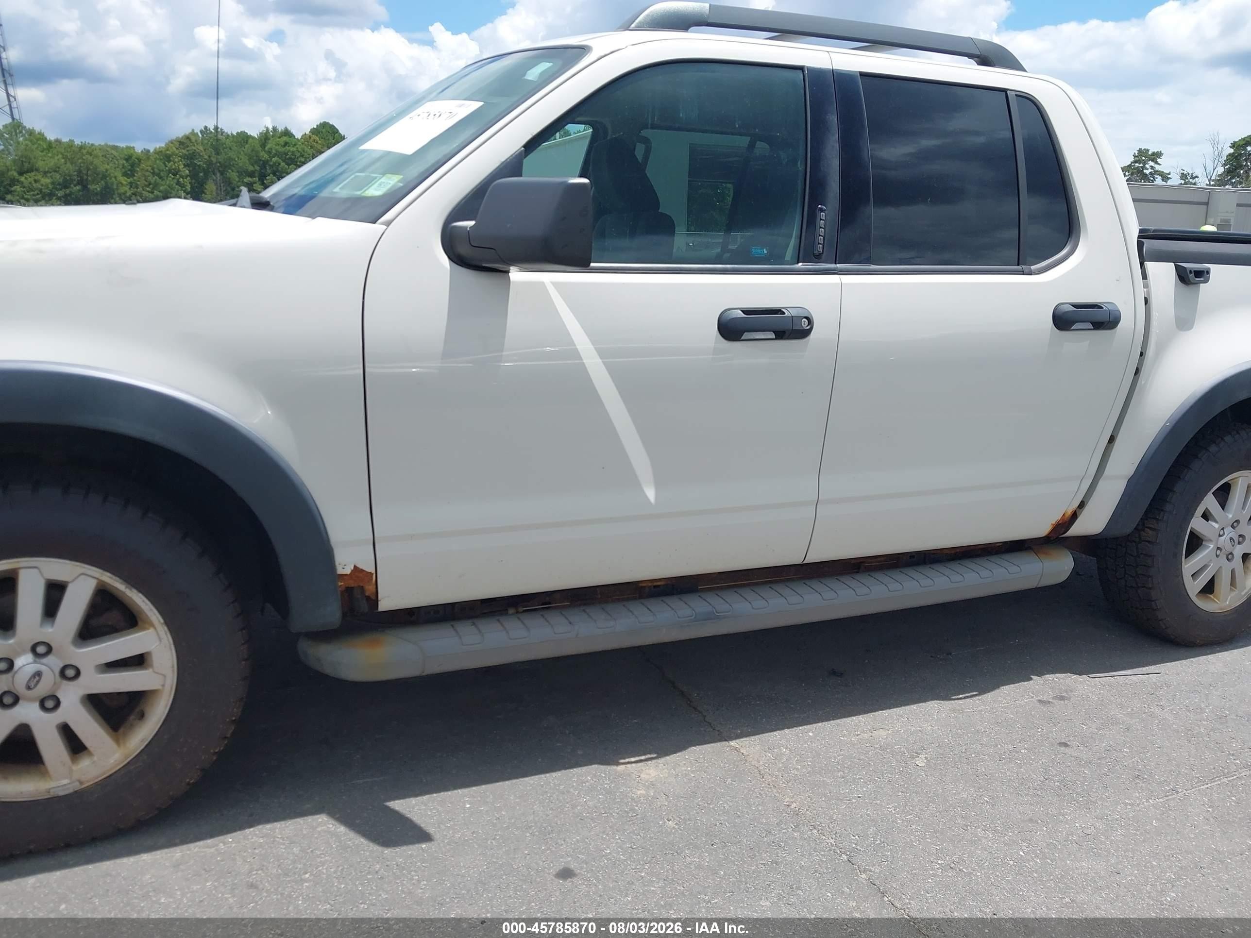 2010 Ford Explorer Sport Trac Xlt White vin: 1FMEU5BE1AUF01825