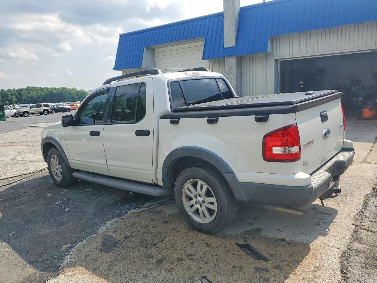 2010 Ford Explorer Sport Trac Xlt Белый vin: 1FMEU5BE1AUF03008