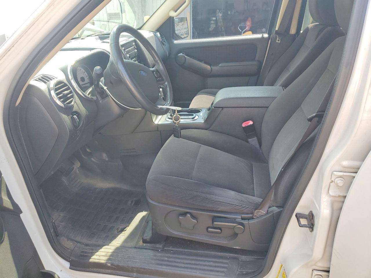 2010 Ford Explorer Sport Trac Xlt Белый vin: 1FMEU5BE1AUF03008