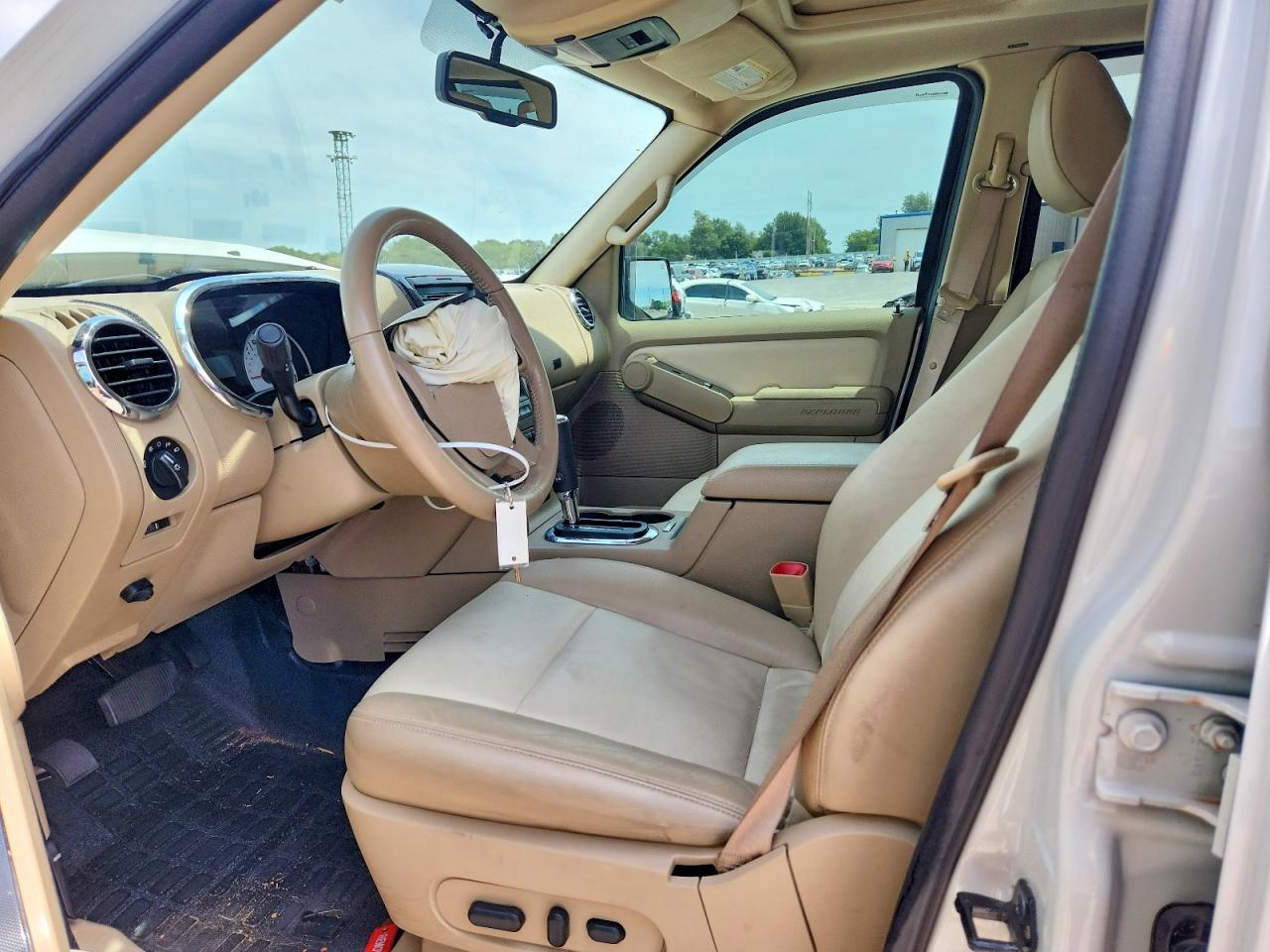 2010 Ford Explorer Sport Trac Limited White vin: 1FMEU5D83AUF07052