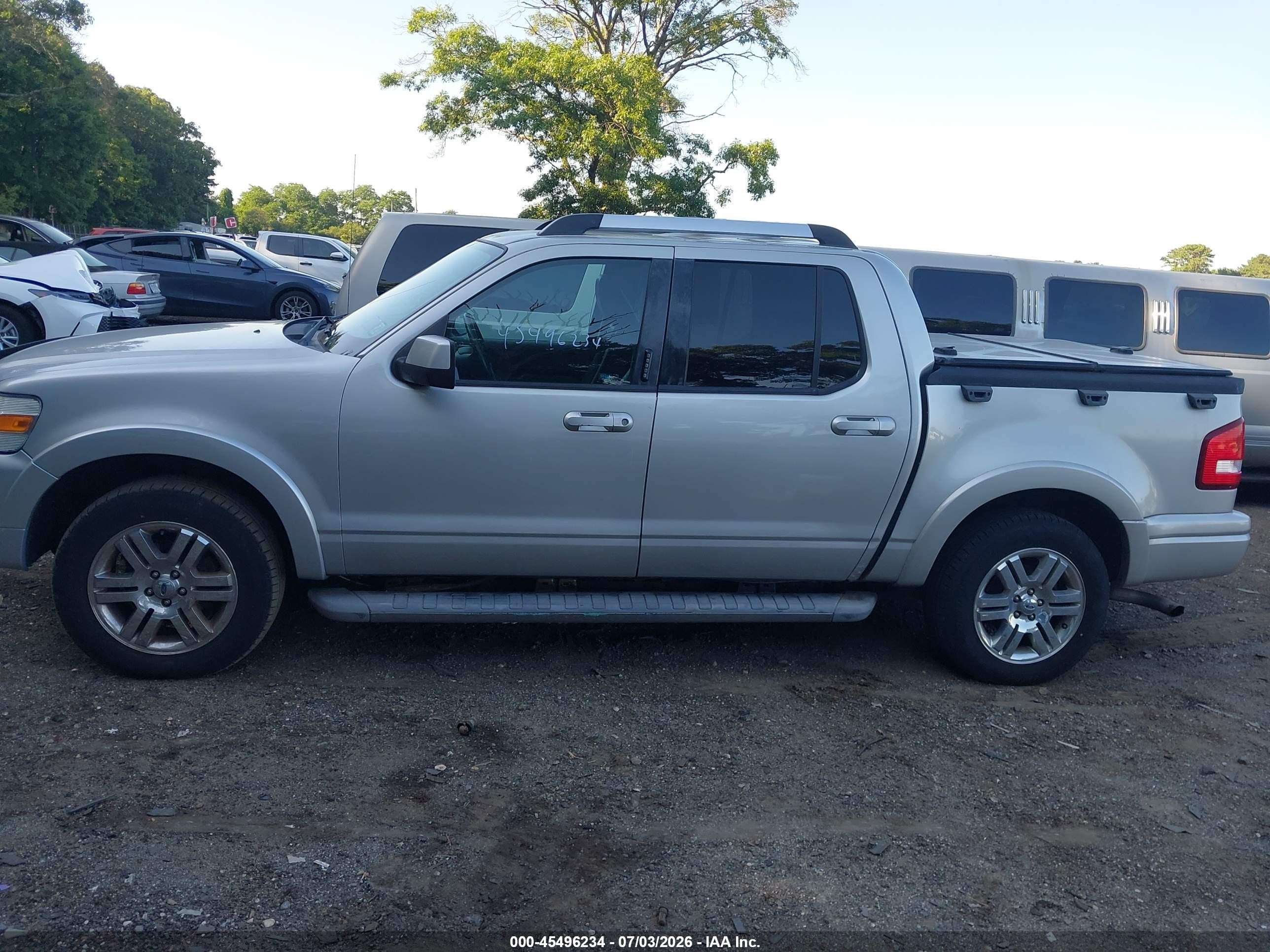 2010 Ford Explorer Sport Trac Limited Silver vin: 1FMEU5DEXAUA44526