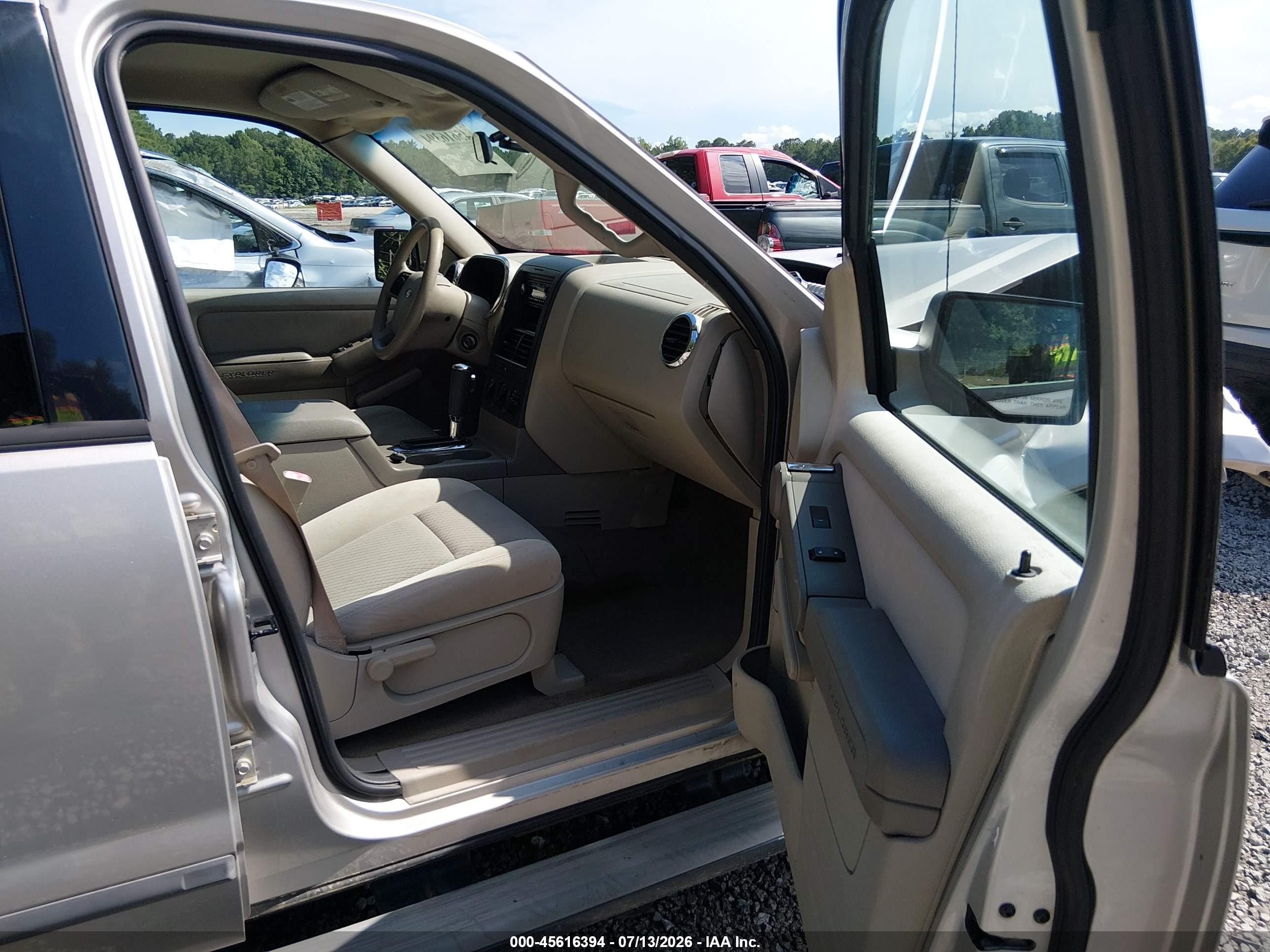 2006 Ford Explorer Xls Gray vin: 1FMEU62E16UA51719