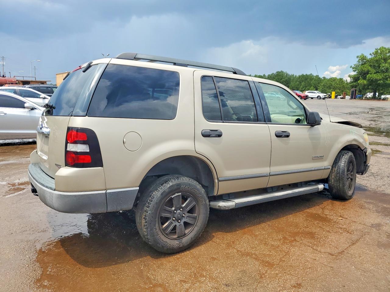 2006 Ford Explorer Xls Cream vin: 1FMEU62E76ZA13902