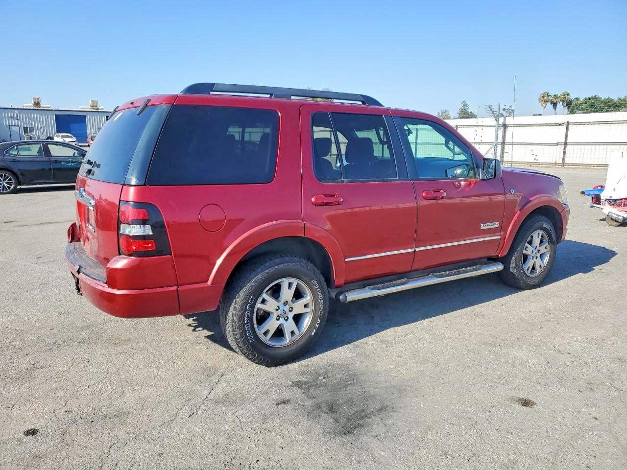 2008 Ford Explorer Красный vin: 1FMEU63828UA67892