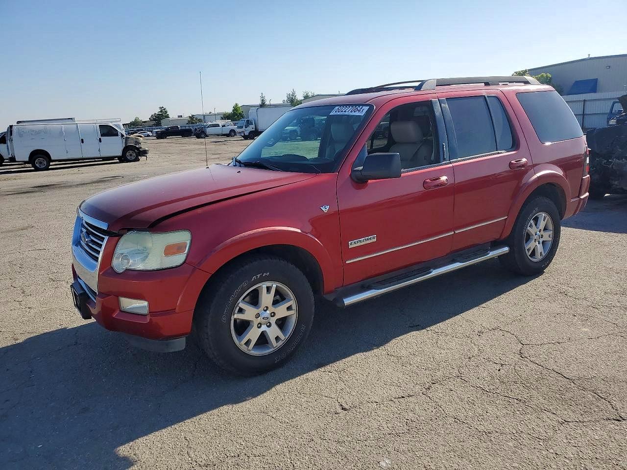 2008 Ford Explorer Красный vin: 1FMEU63828UA67892