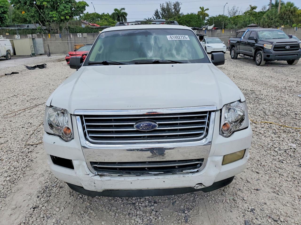 2009 Ford Explorer Xlt White vin: 1FMEU63849UA23555