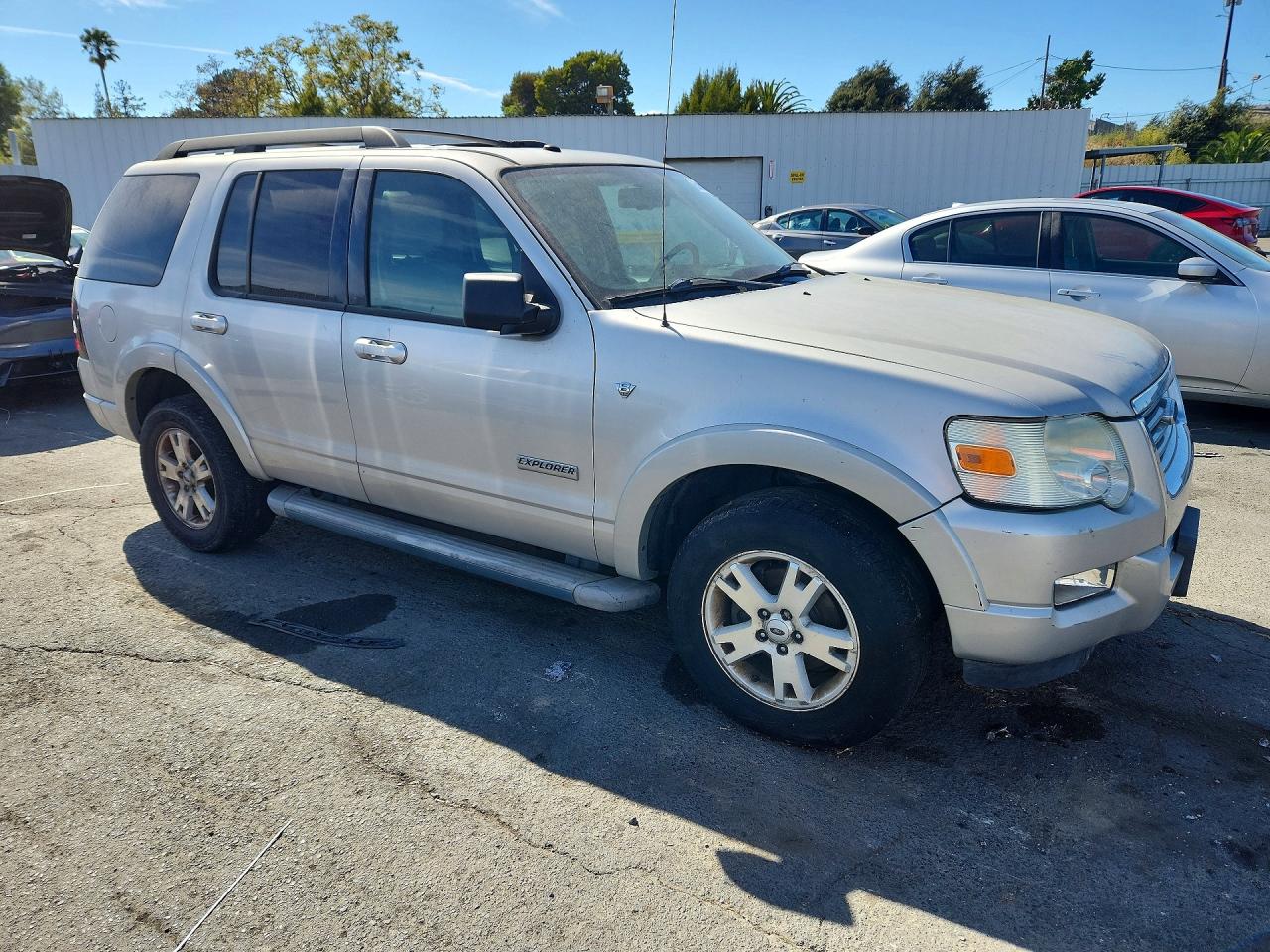 2008 Ford Explorer Xlt Серебряный vin: 1FMEU63868UA36676