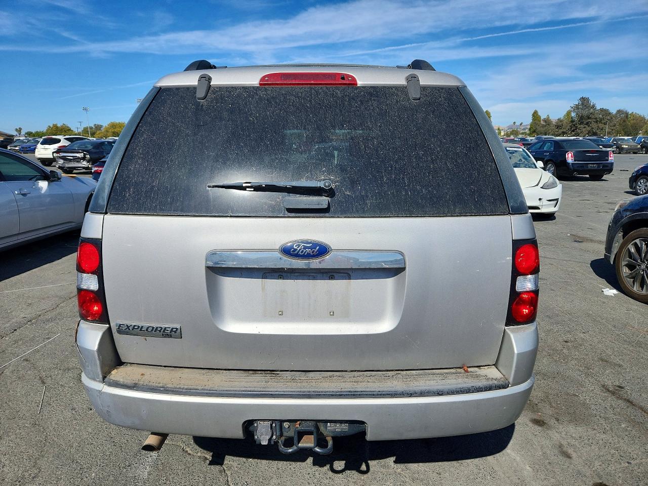 2008 Ford Explorer Xlt Серебряный vin: 1FMEU63868UA36676