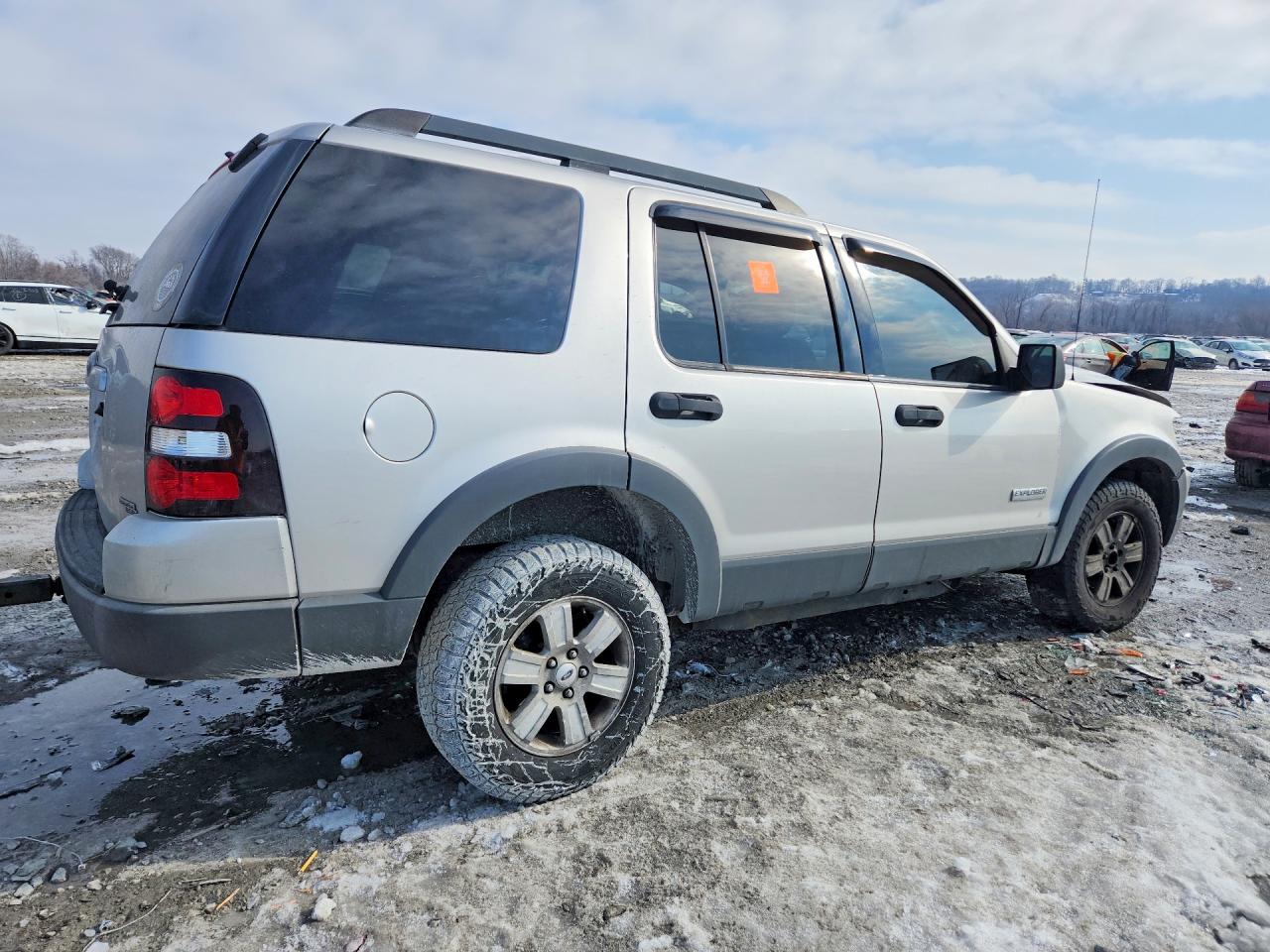 2006 Ford Explorer Silver vin: 1FMEU63E06UB68657