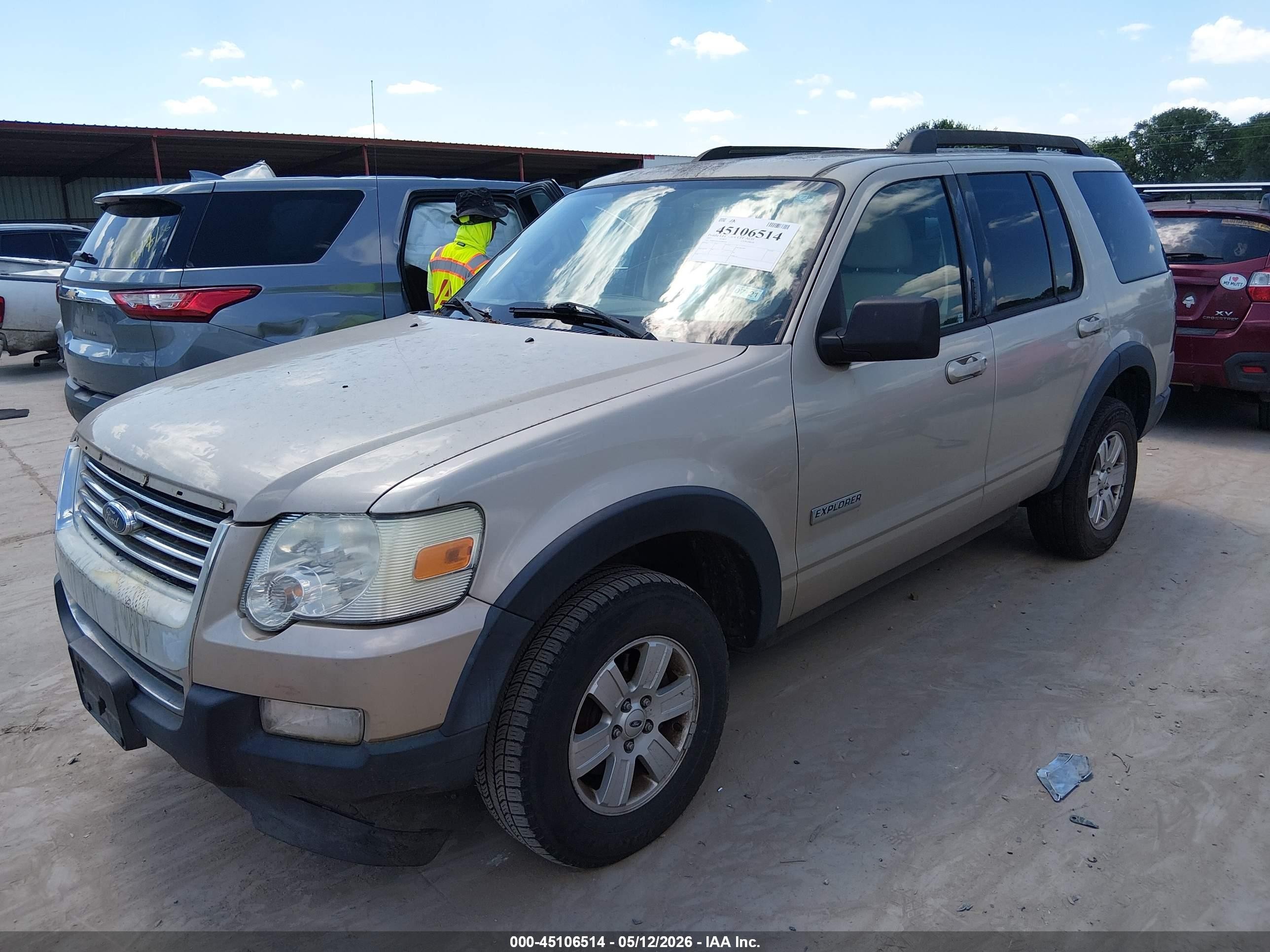 2007 Ford Explorer Xlt Tan vin: 1FMEU63E07UB04460