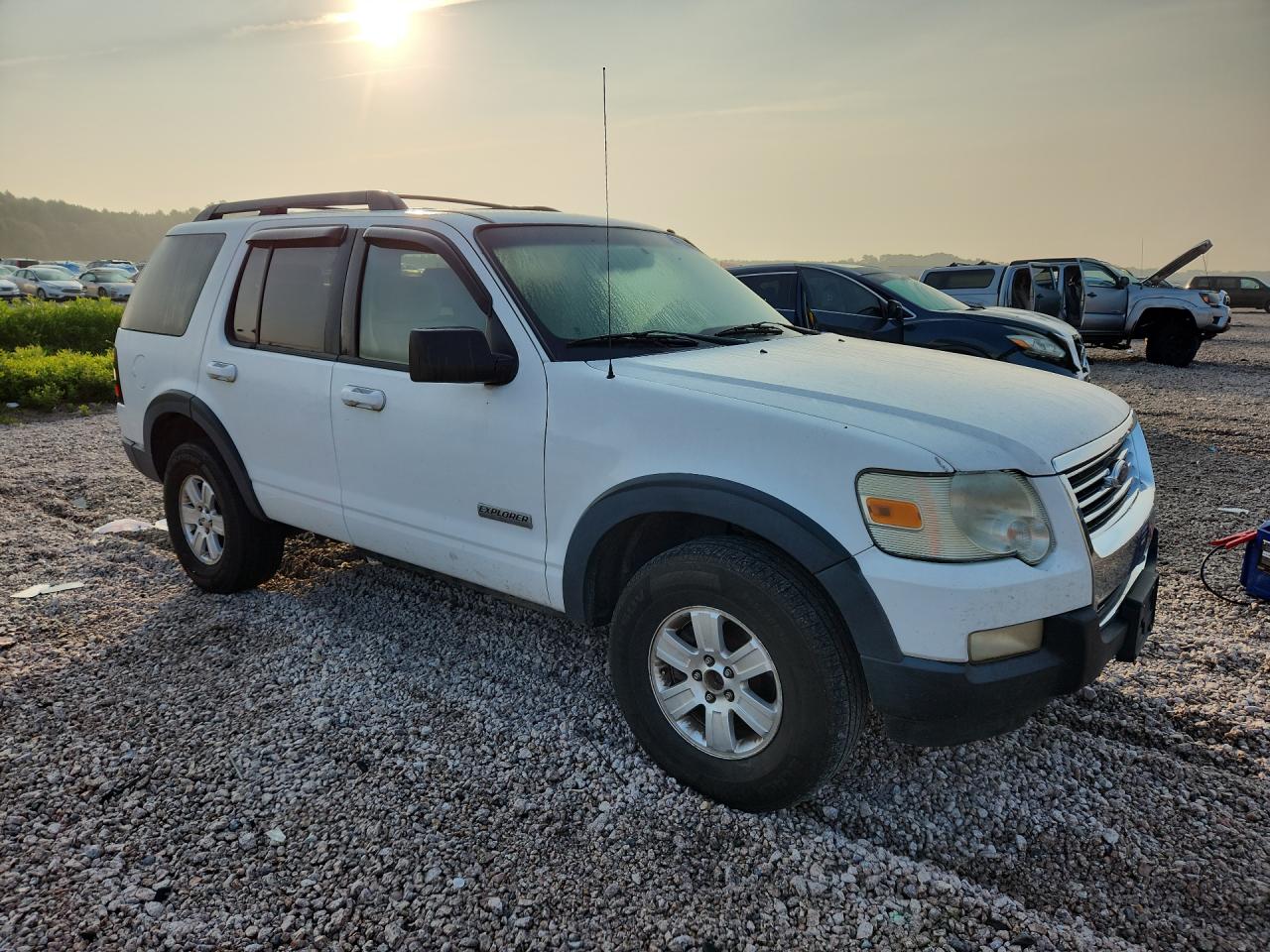 2007 Ford Explorer Xlt Белый vin: 1FMEU63E07UB24756