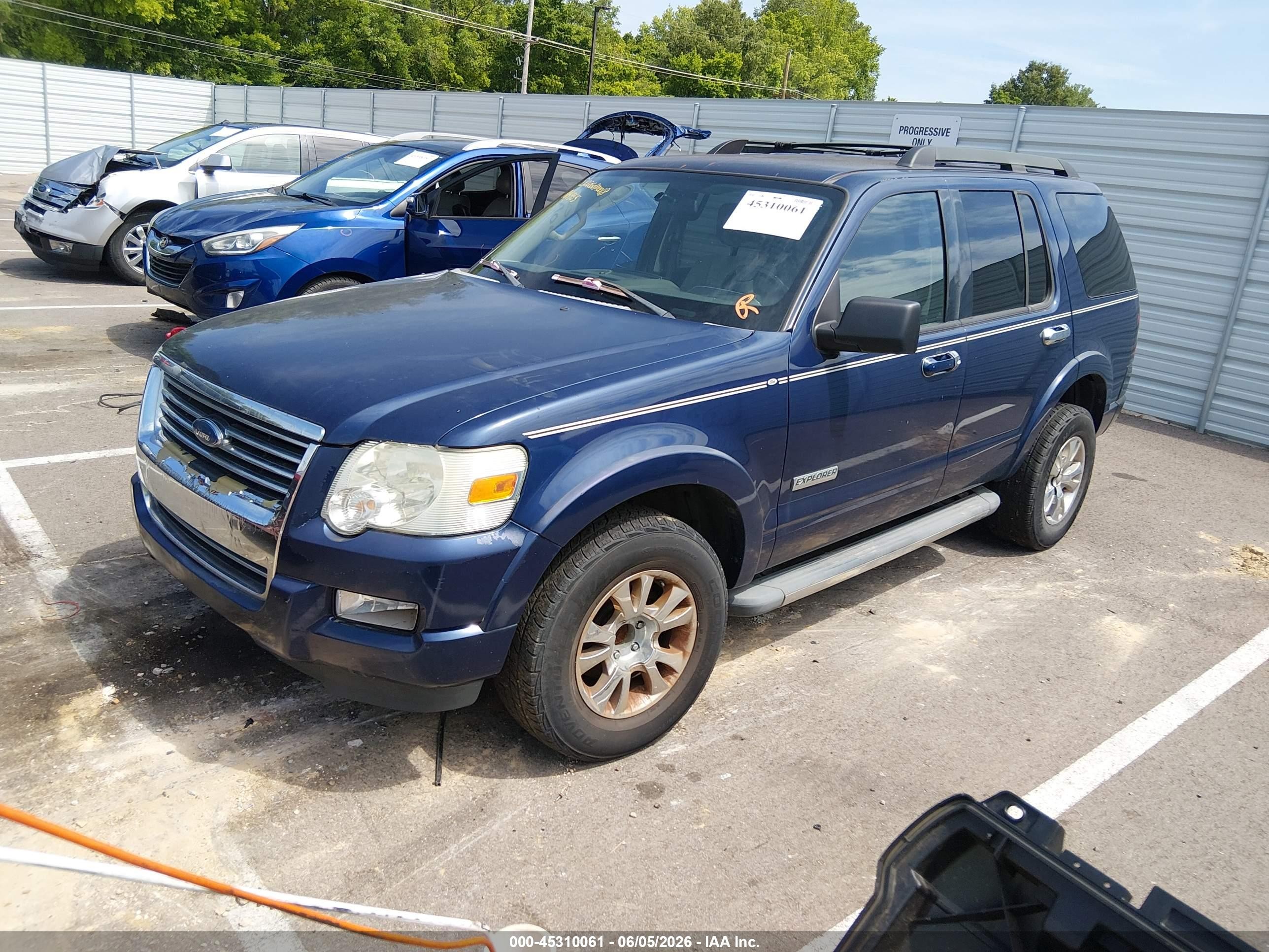 2008 Ford Explorer Xlt Blue vin: 1FMEU63E18UA05955