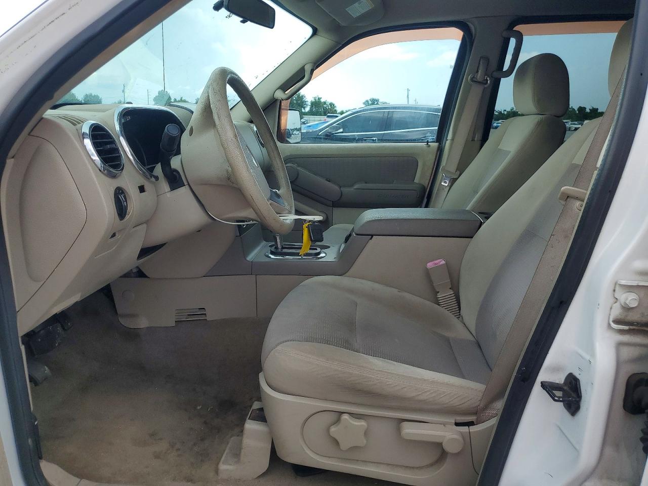 2007 Ford Explorer Xlt White vin: 1FMEU63E37UB57041