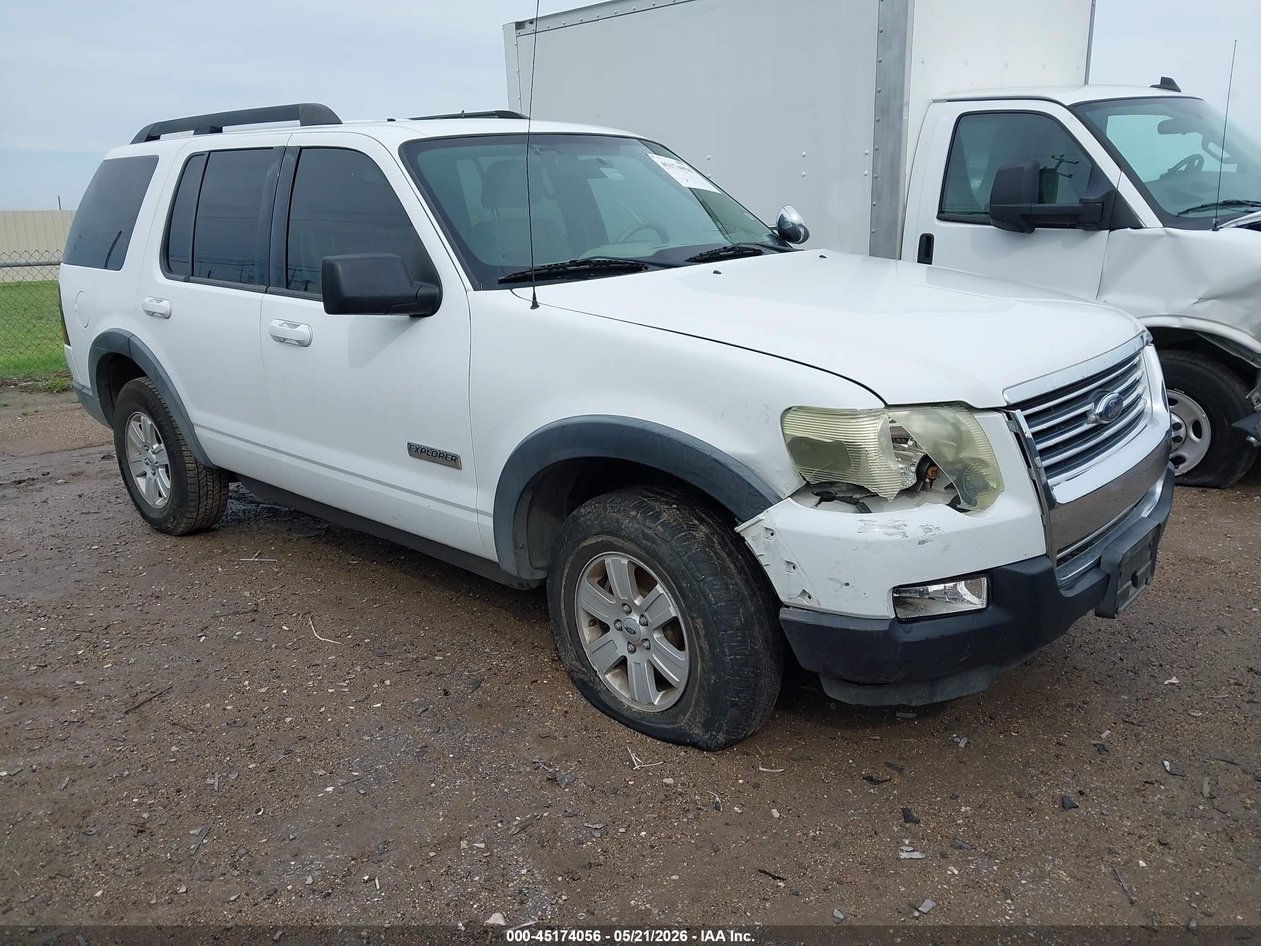 2007 Ford Explorer Xlt White vin: 1FMEU63E37UB65088