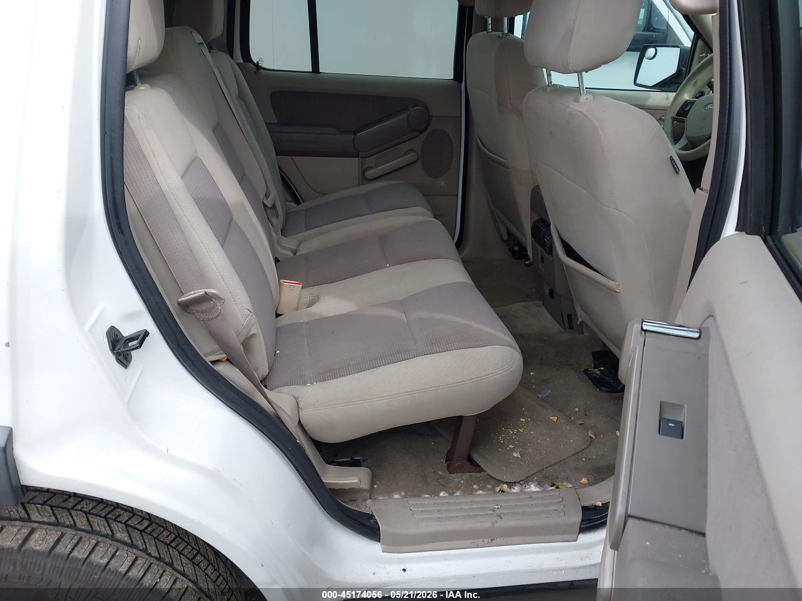 2007 Ford Explorer Xlt White vin: 1FMEU63E37UB65088
