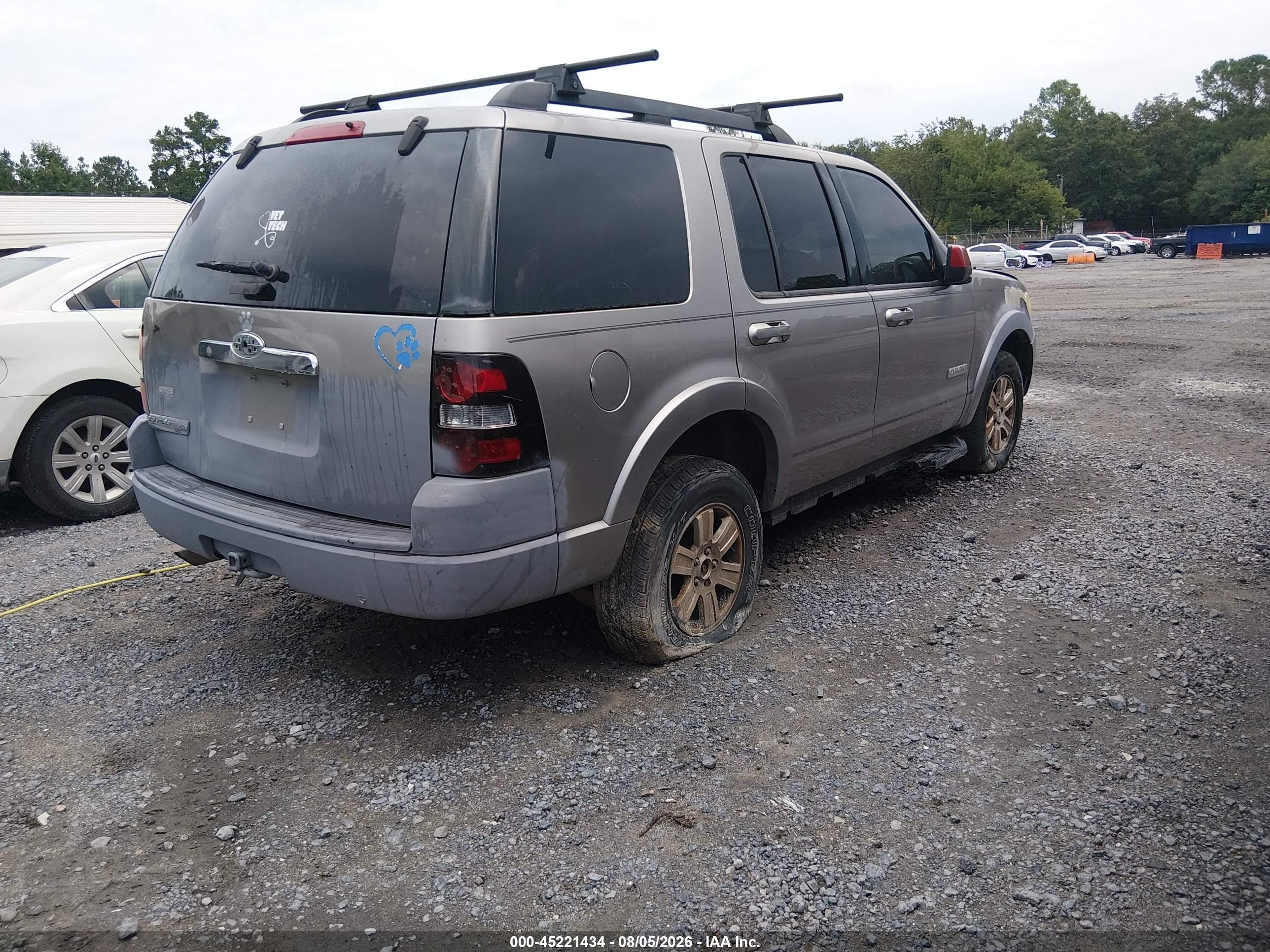 2008 Ford Explorer Xlt Beige vin: 1FMEU63E38UA47673