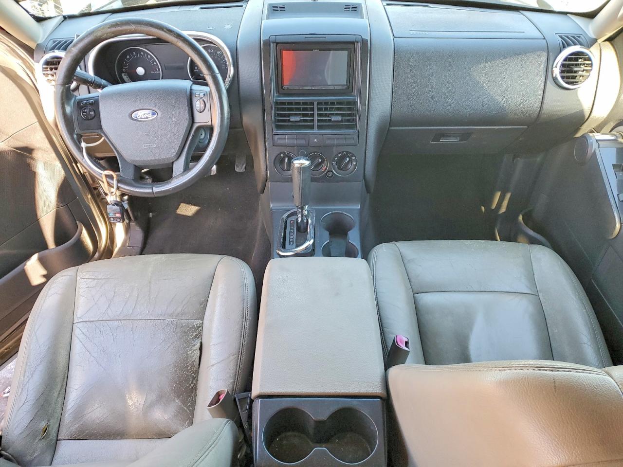 2008 Ford Explorer Xlt Silver vin: 1FMEU63E38UB05555