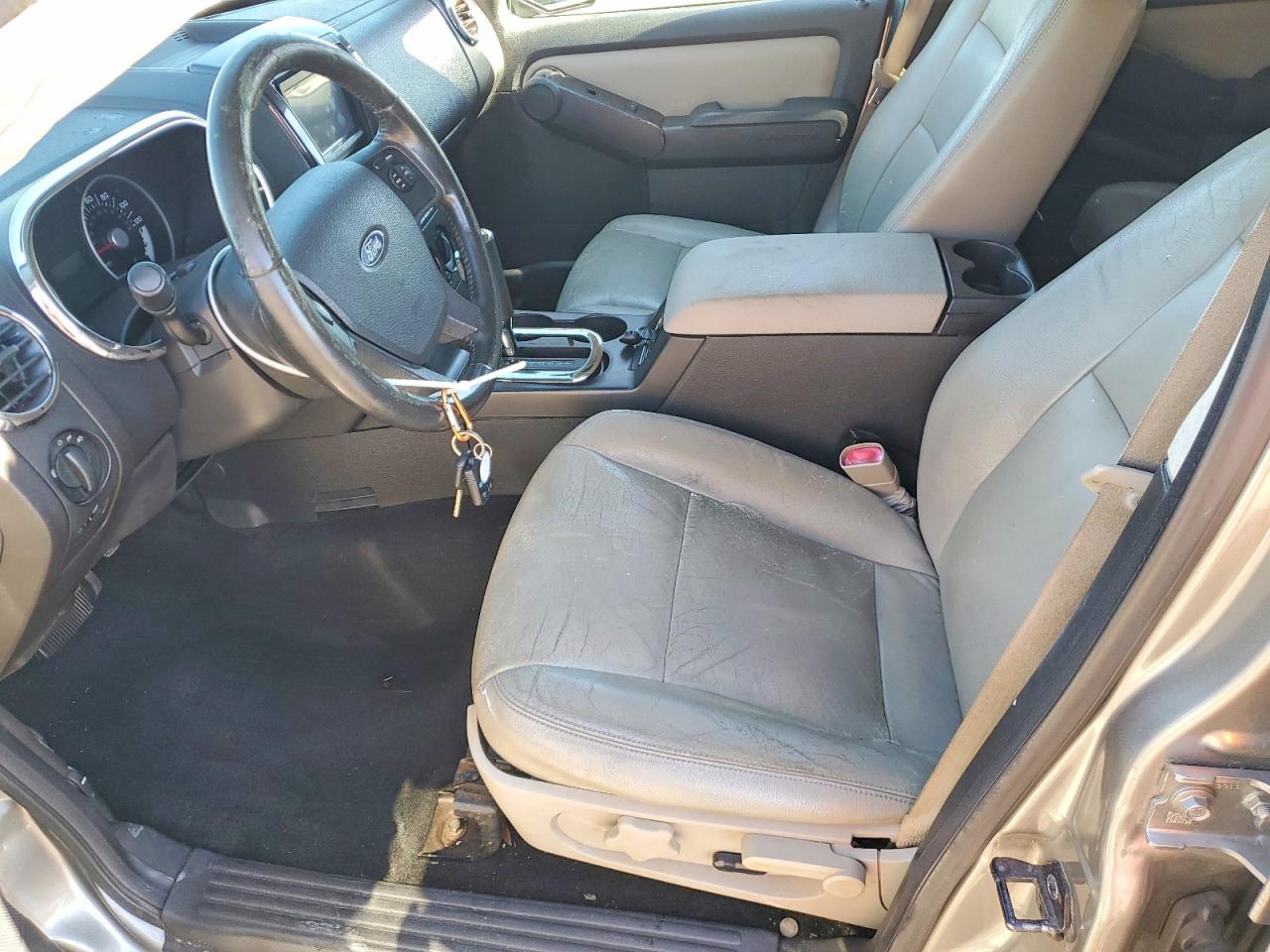 2008 Ford Explorer Xlt Silver vin: 1FMEU63E38UB05555