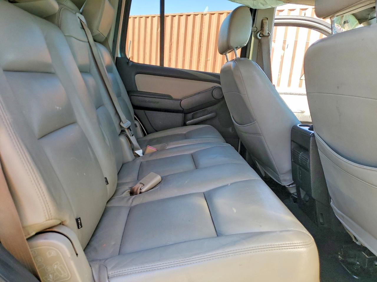 2008 Ford Explorer Xlt Silver vin: 1FMEU63E38UB05555