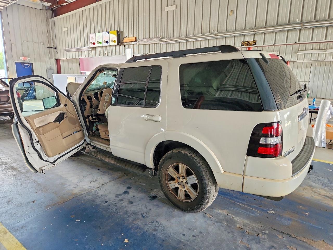 2008 Ford Explorer Xlt White vin: 1FMEU63E38UB33064
