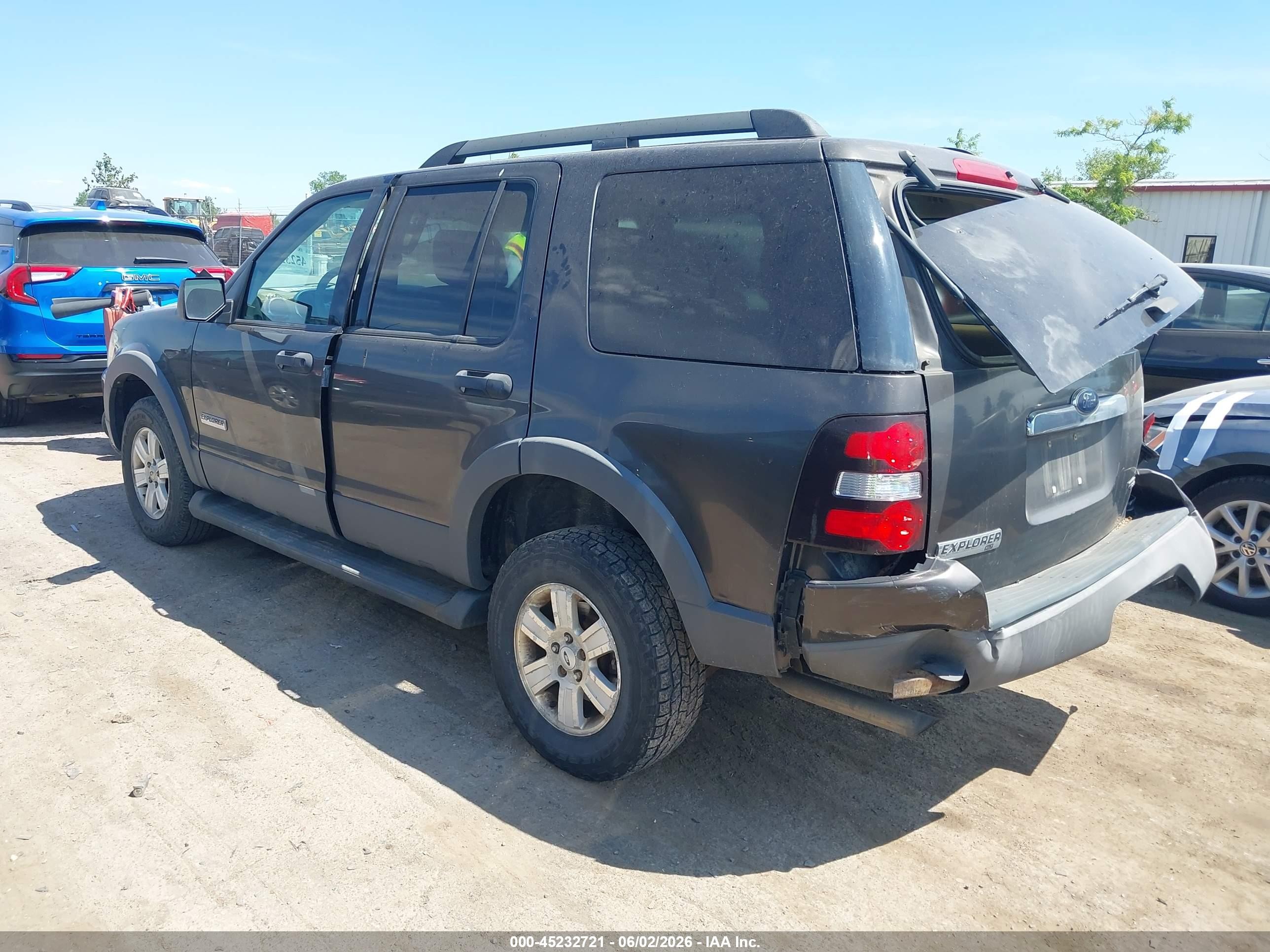 2006 Ford Explorer Xlt Gray vin: 1FMEU63E46UA22584