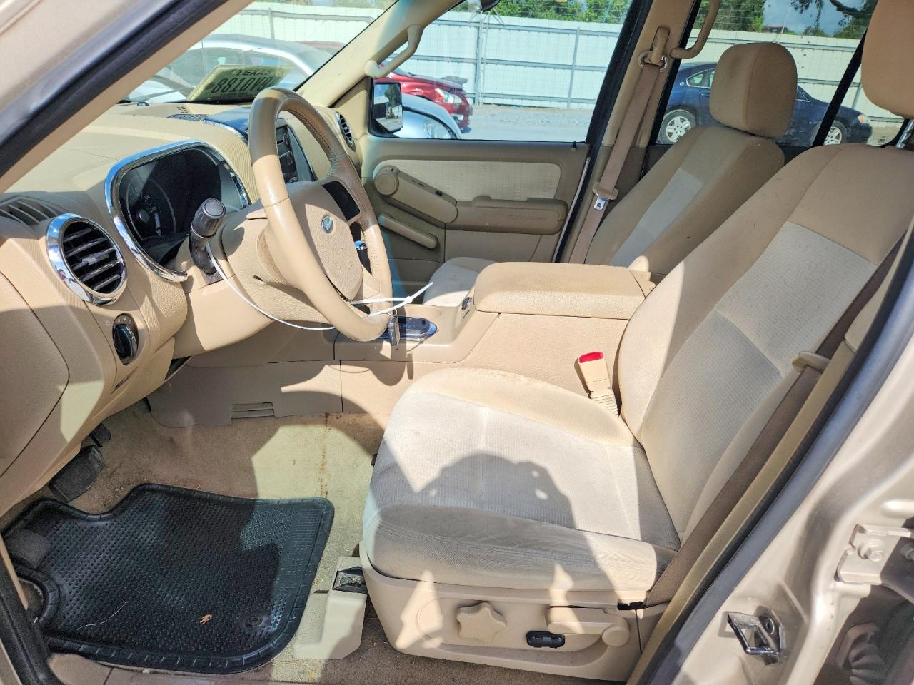 2007 Ford Explorer Xlt Beige vin: 1FMEU63E47UB57954