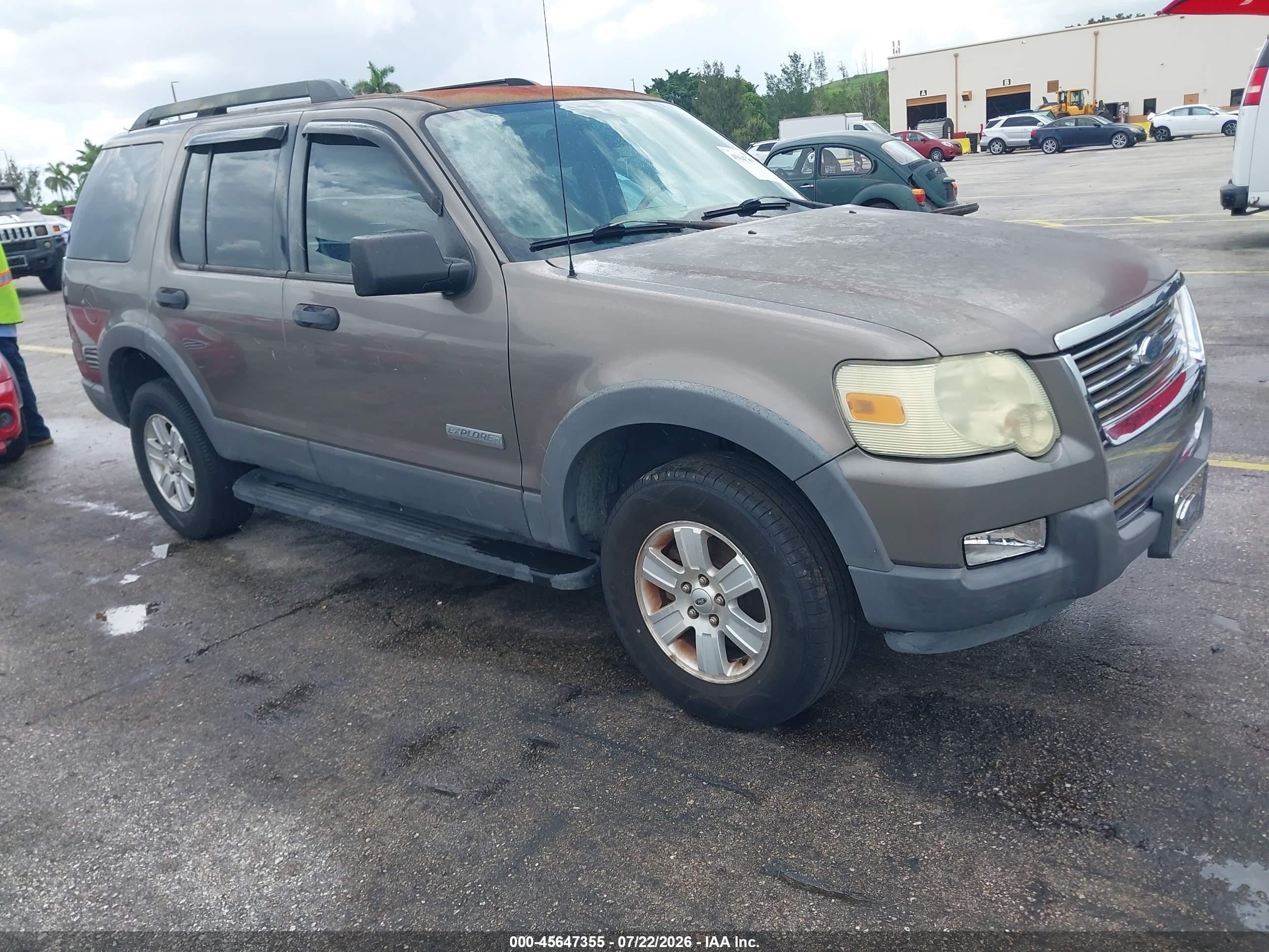 2006 Ford Explorer Xlt Gold vin: 1FMEU63E56UB33886