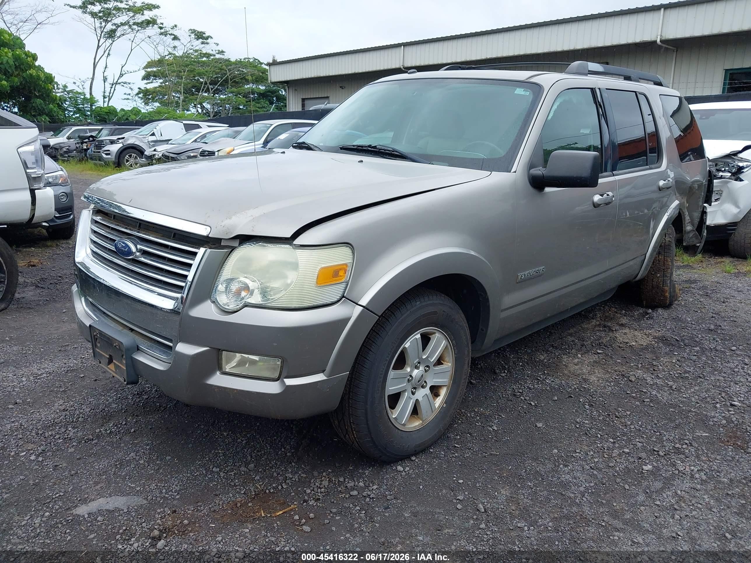 2008 Ford Explorer Xlt Silver vin: 1FMEU63E78UA93071