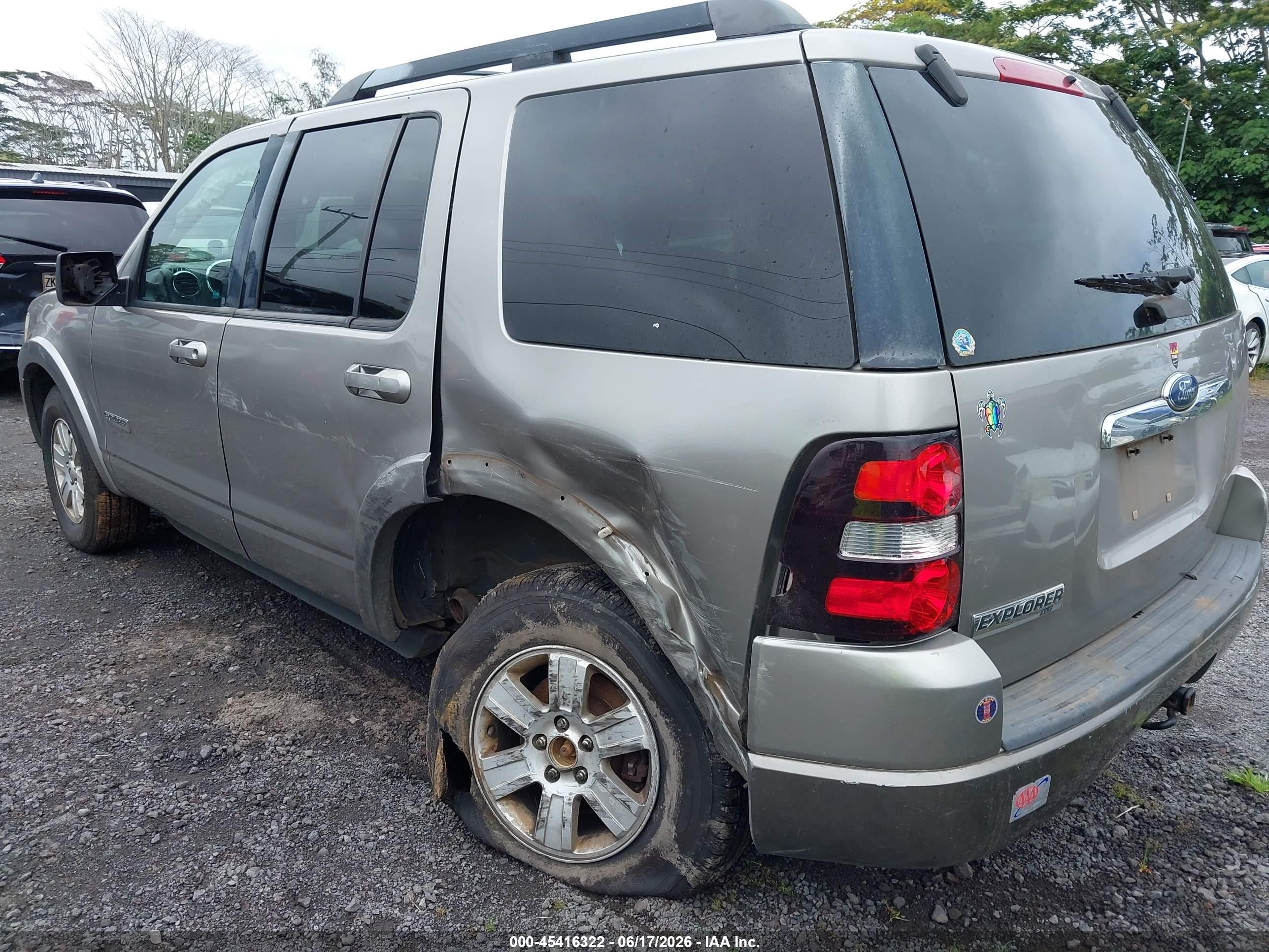 2008 Ford Explorer Xlt Silver vin: 1FMEU63E78UA93071