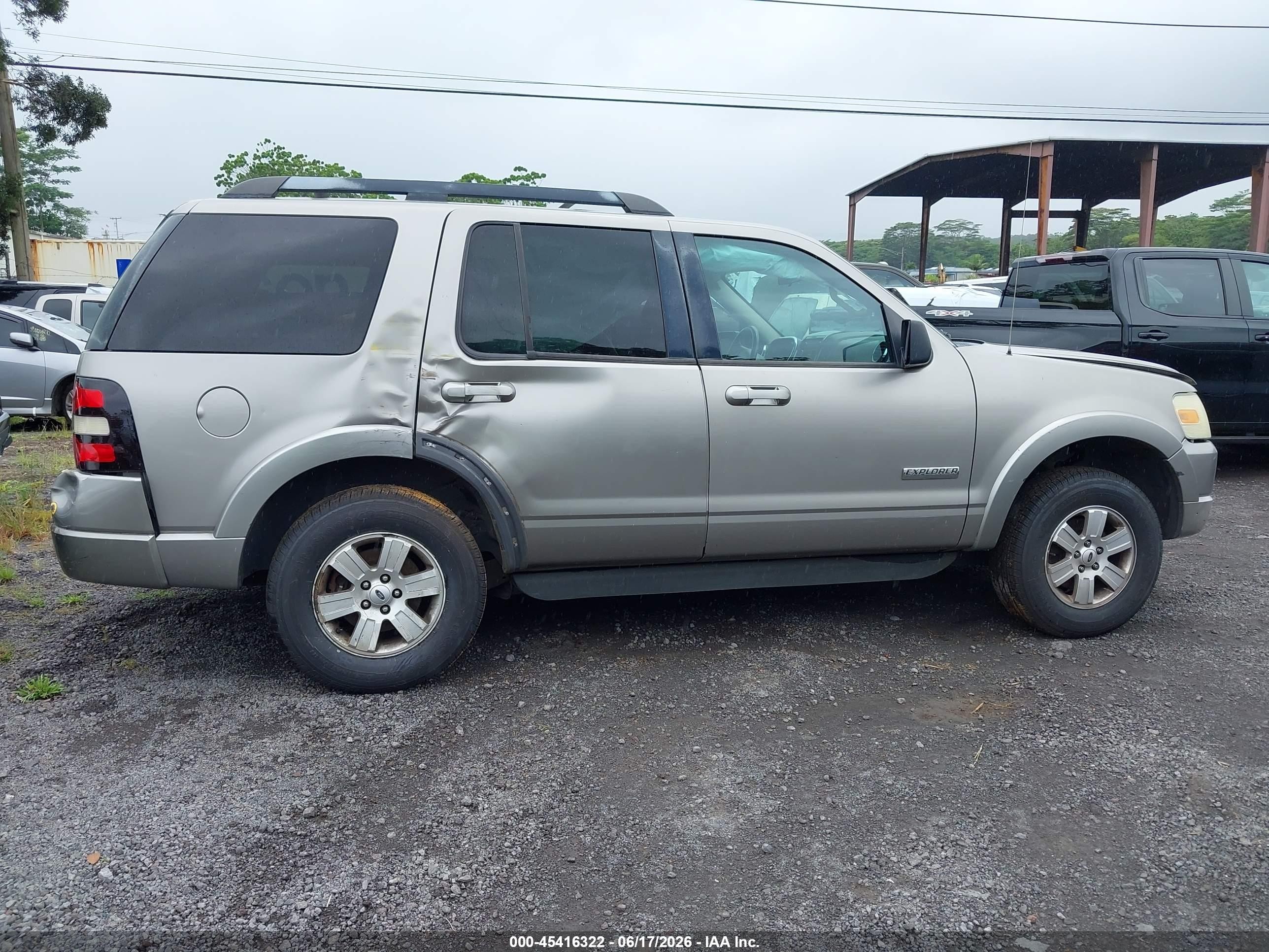 2008 Ford Explorer Xlt Silver vin: 1FMEU63E78UA93071