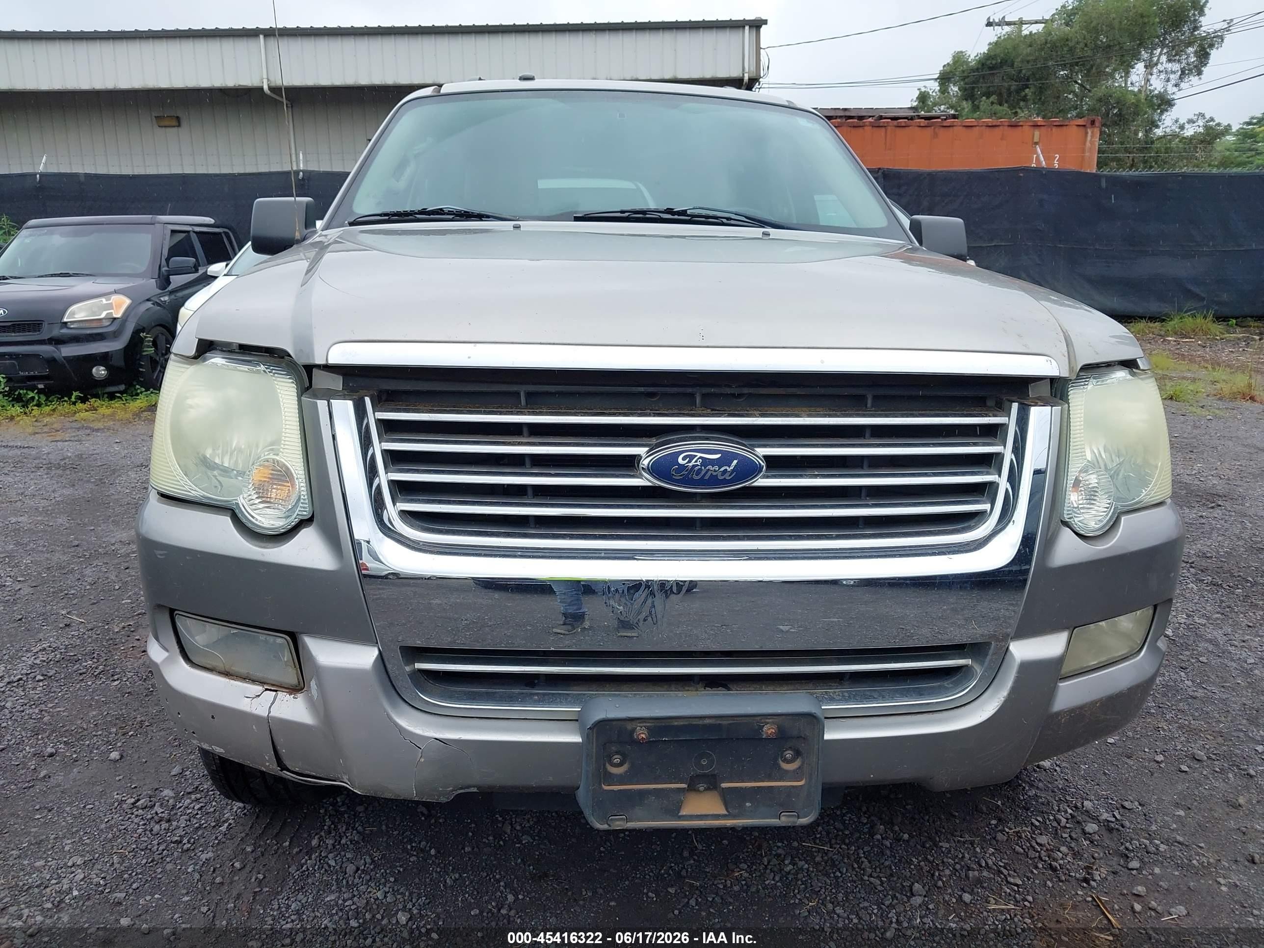 2008 Ford Explorer Xlt Silver vin: 1FMEU63E78UA93071