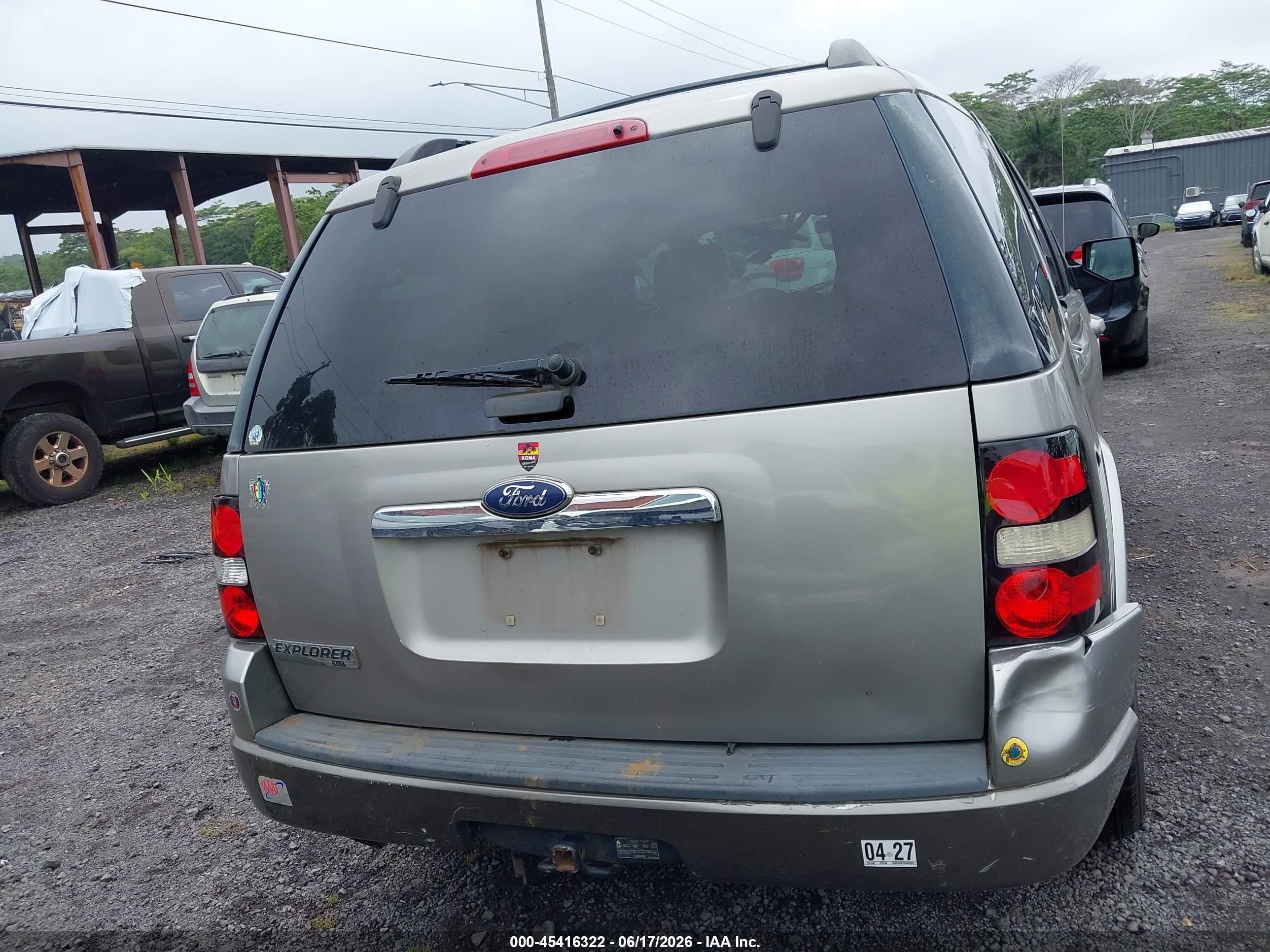 2008 Ford Explorer Xlt Silver vin: 1FMEU63E78UA93071