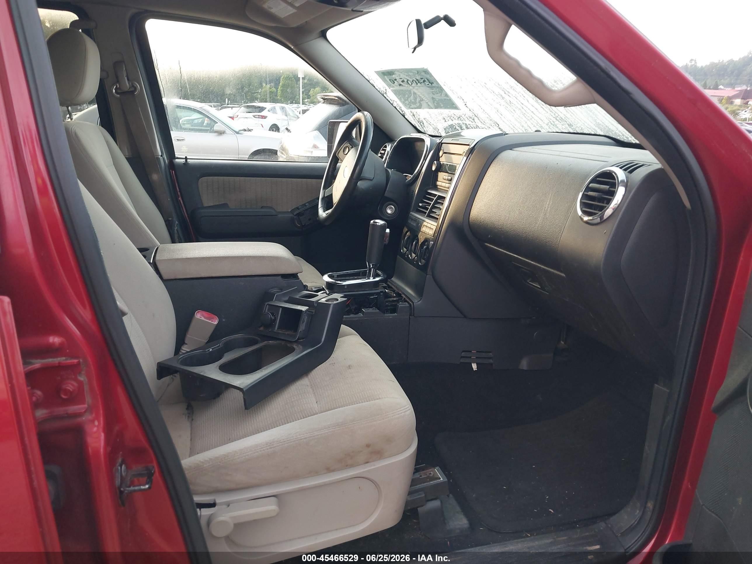 2008 Ford Explorer Xlt Red vin: 1FMEU63E78UB05591