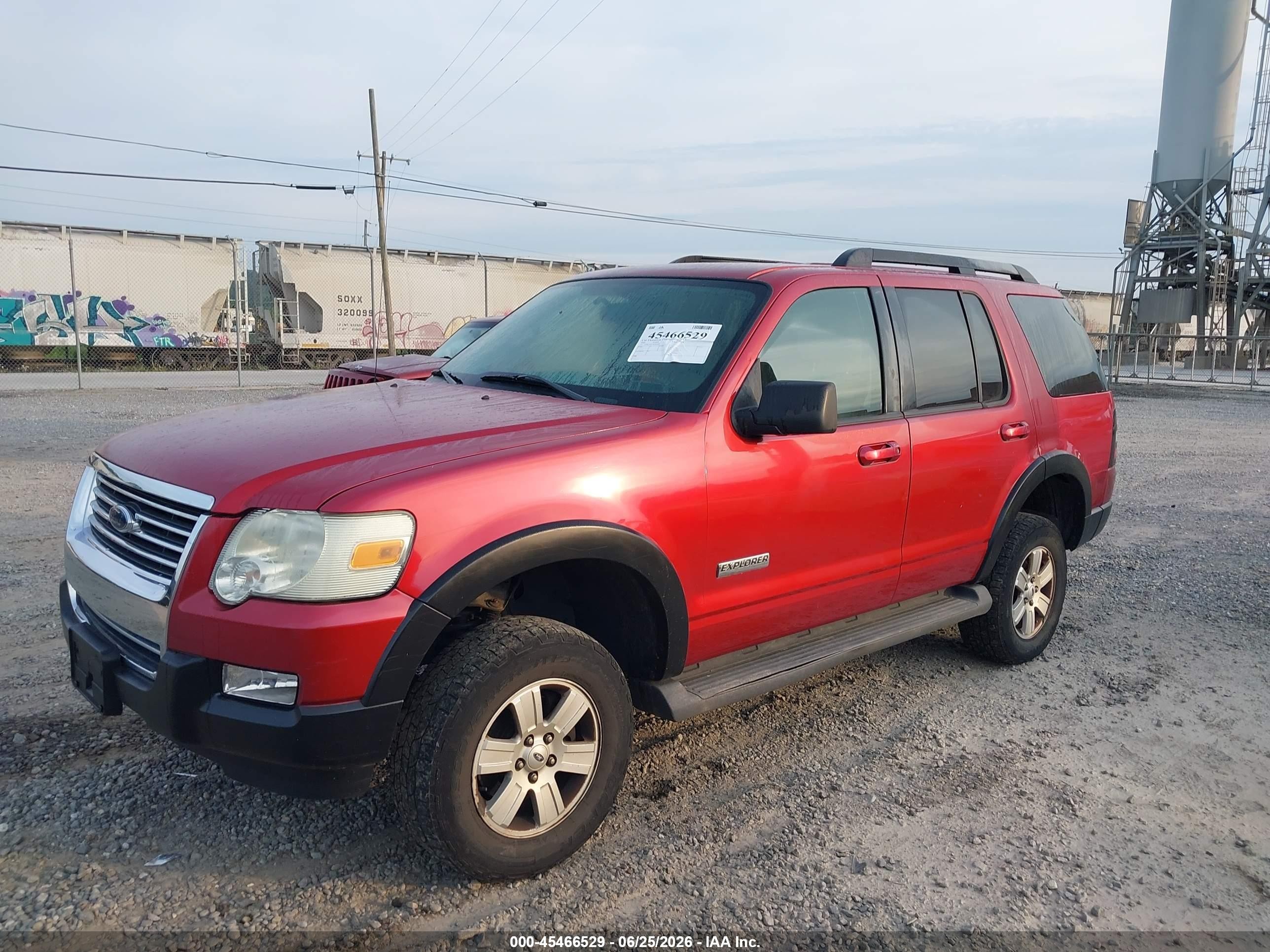 2008 Ford Explorer Xlt Red vin: 1FMEU63E78UB05591