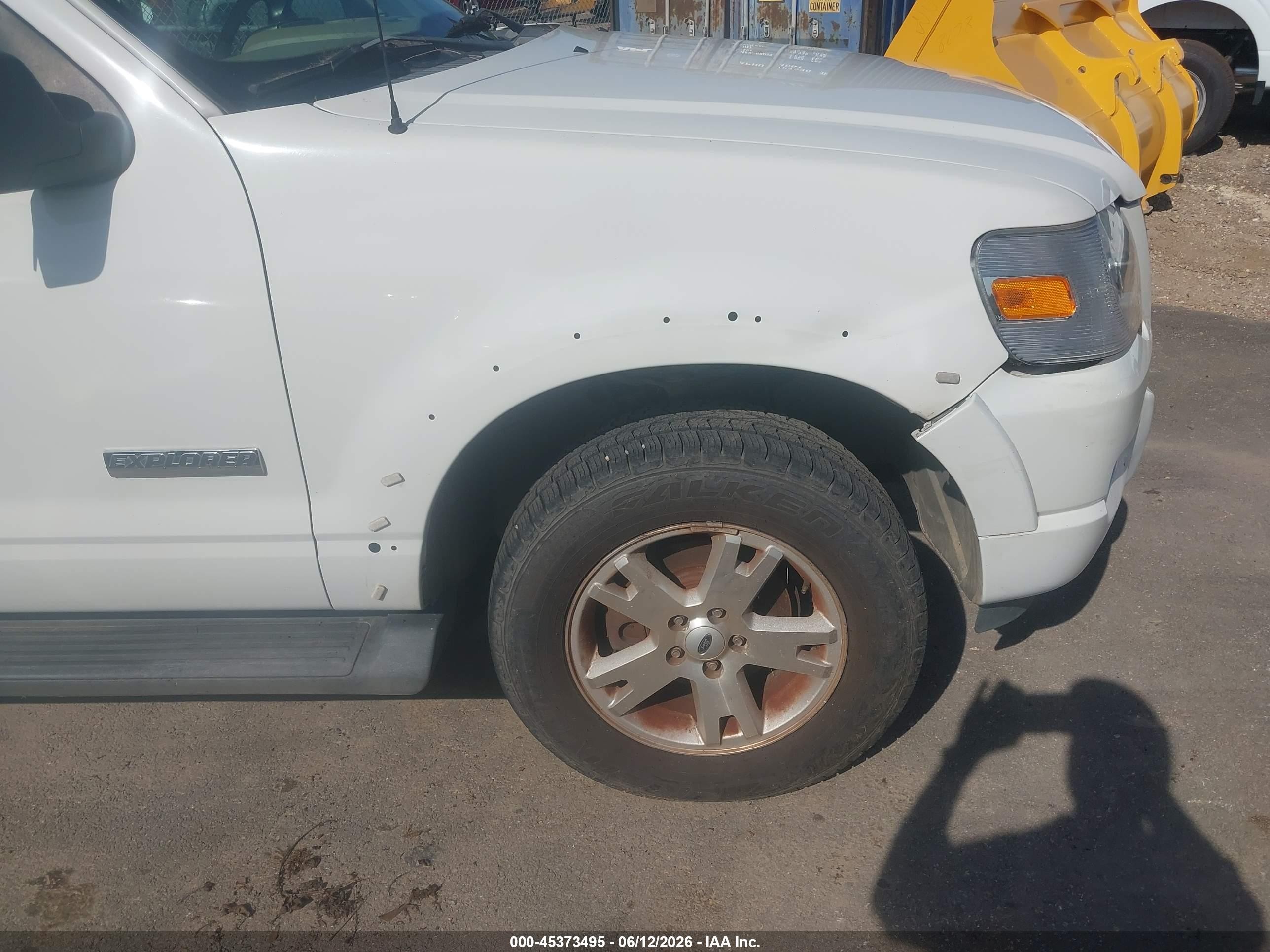 2008 Ford Explorer Xlt White vin: 1FMEU63E78UB14873