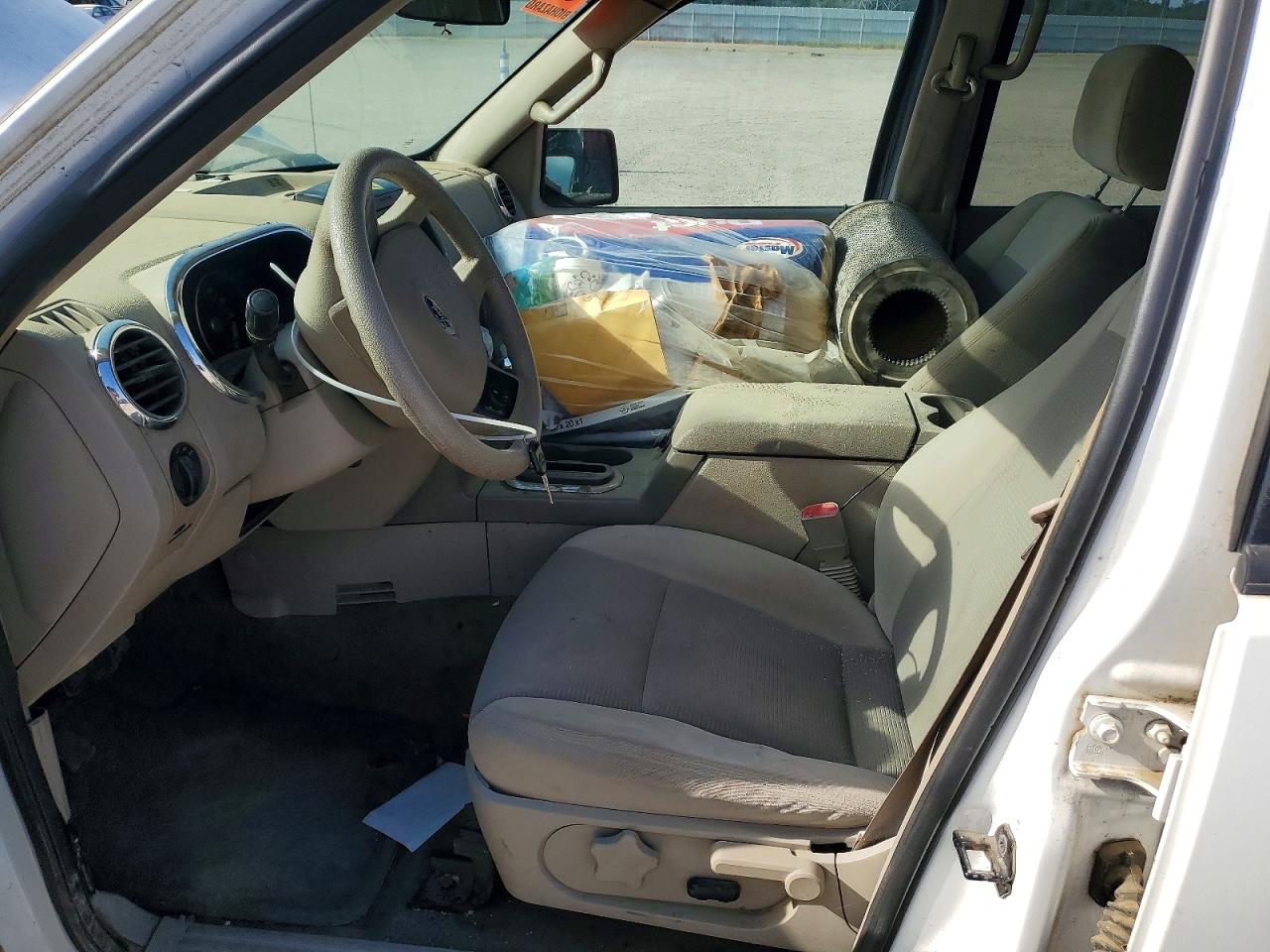 2007 Ford Explorer Xlt White vin: 1FMEU63E97UB79058