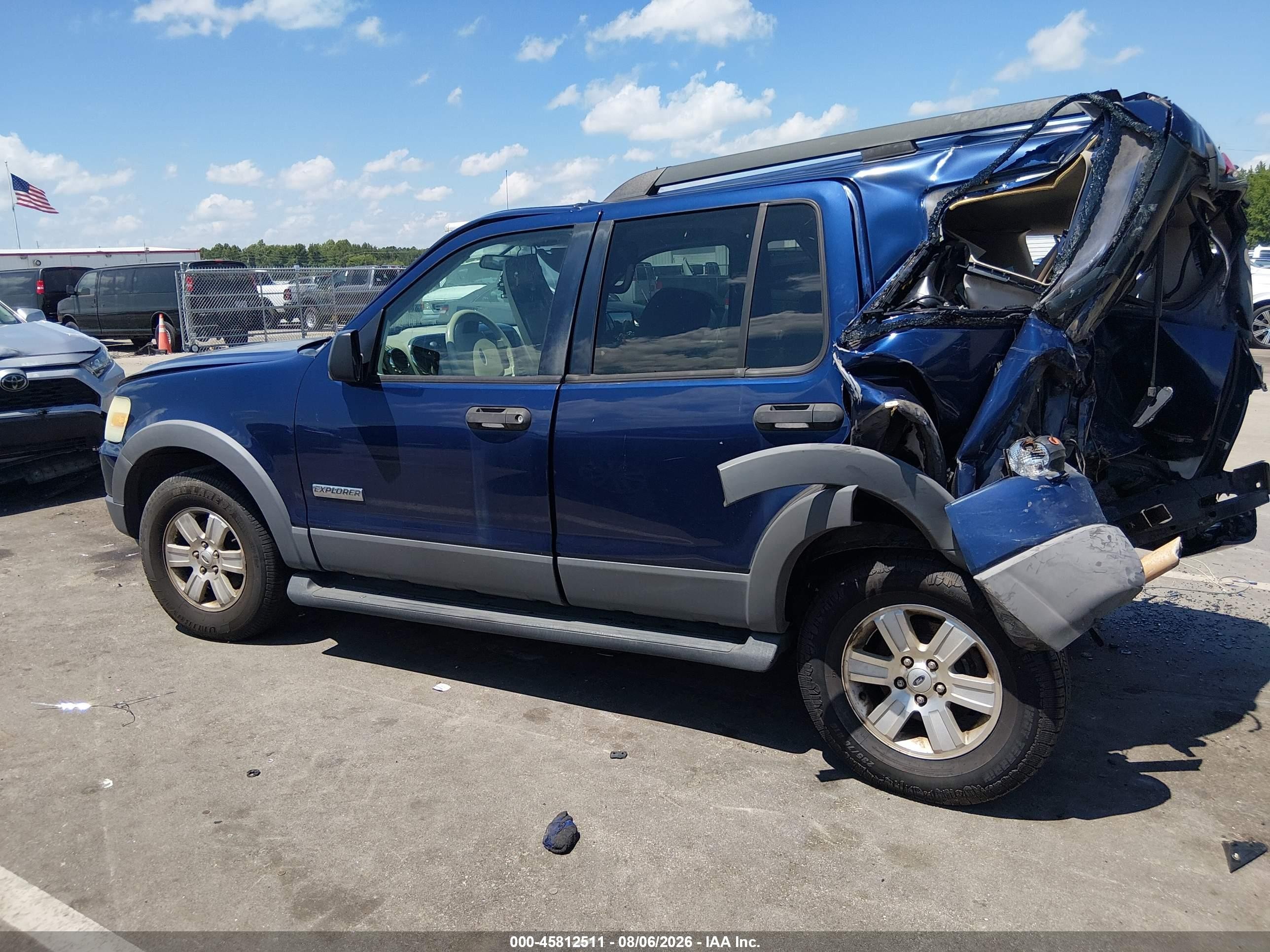 2006 Ford Explorer Xlt Blue vin: 1FMEU63EX6UB19417