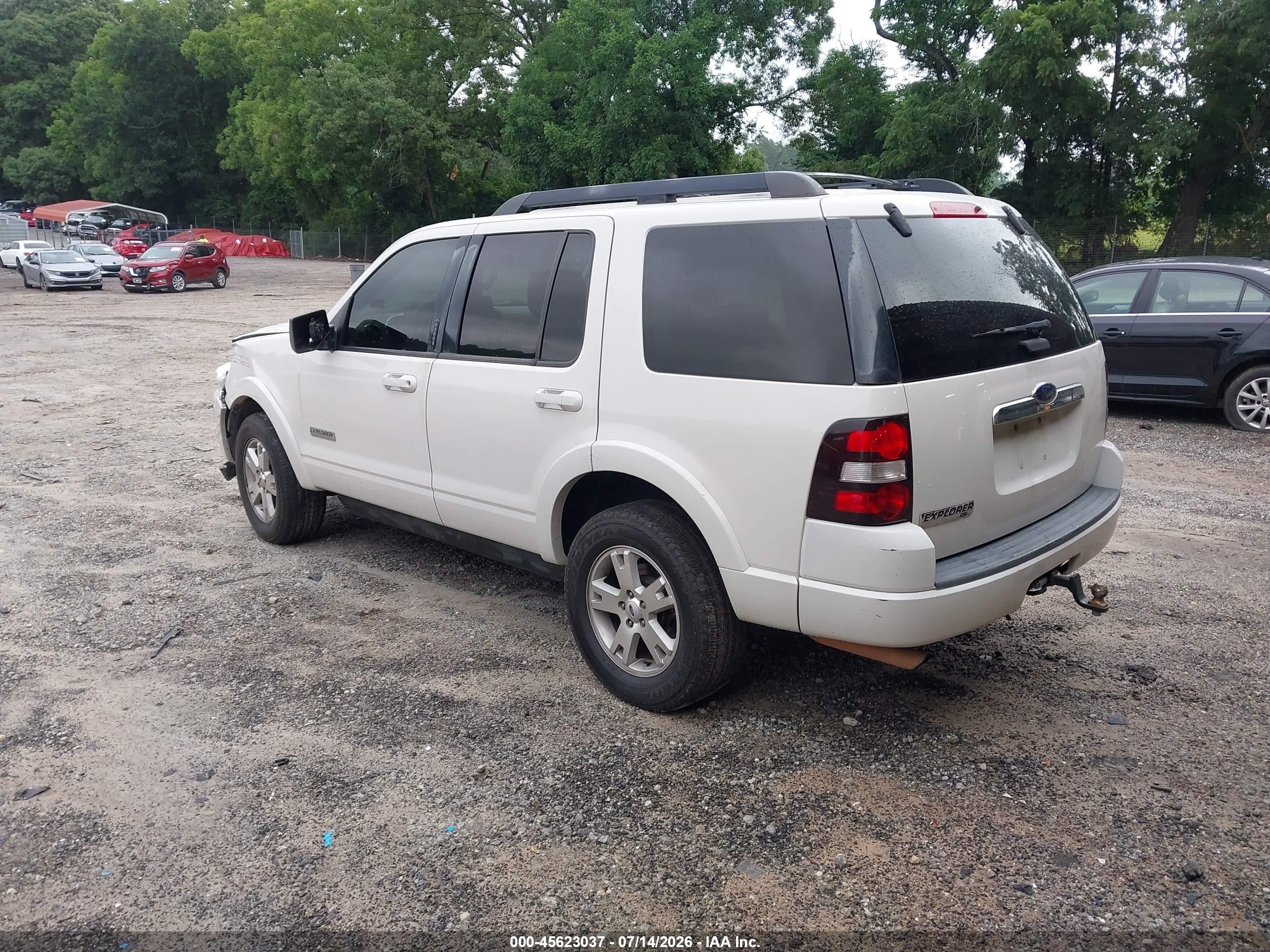2008 Ford Explorer Xlt White vin: 1FMEU63EX8UA58072