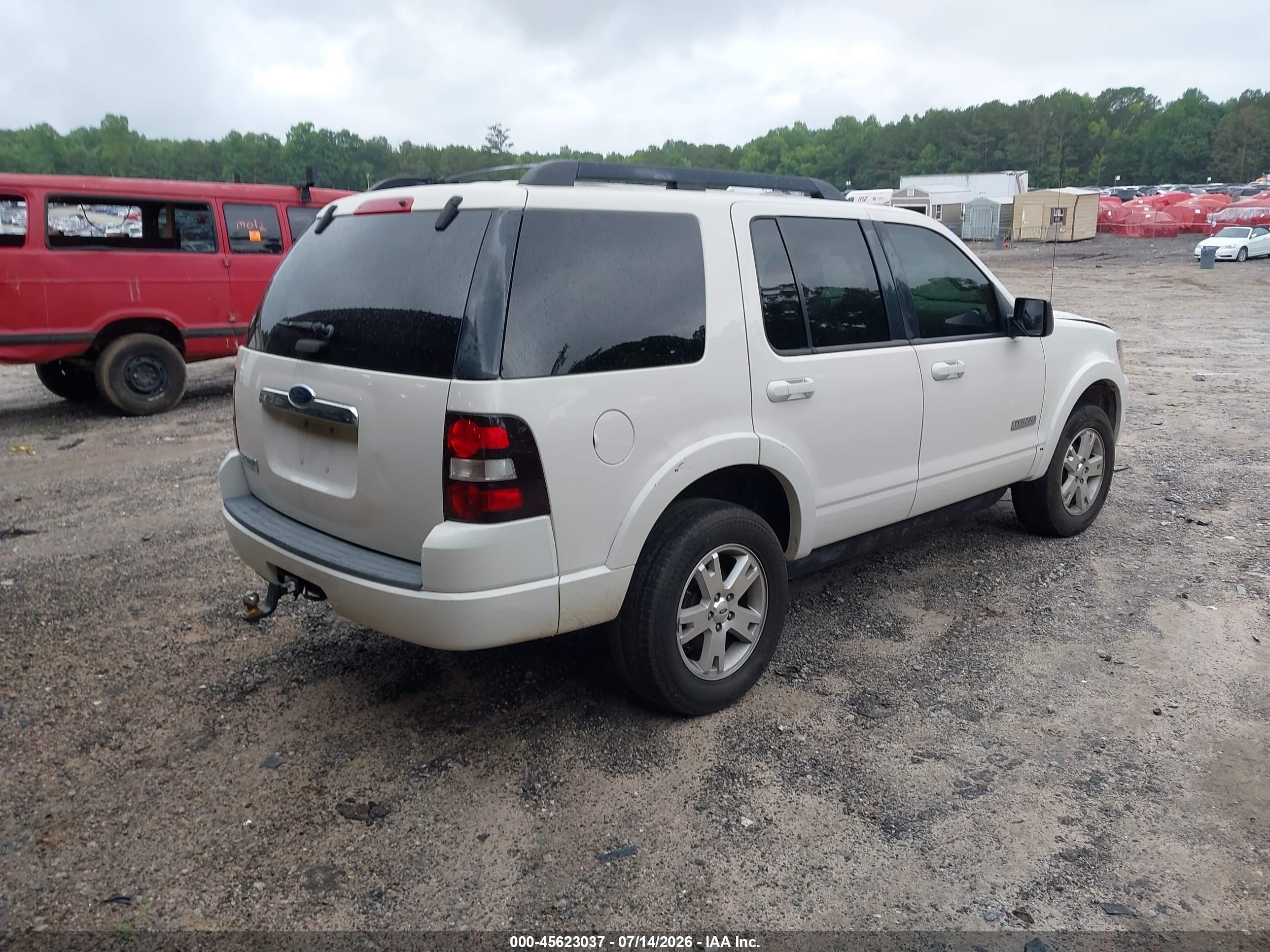 2008 Ford Explorer Xlt White vin: 1FMEU63EX8UA58072