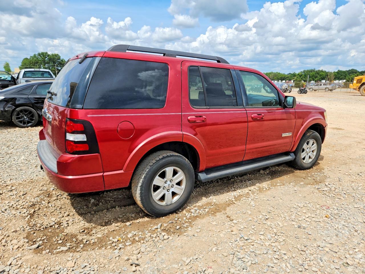2008 Ford Explorer Xlt Red vin: 1FMEU63EX8UA76877